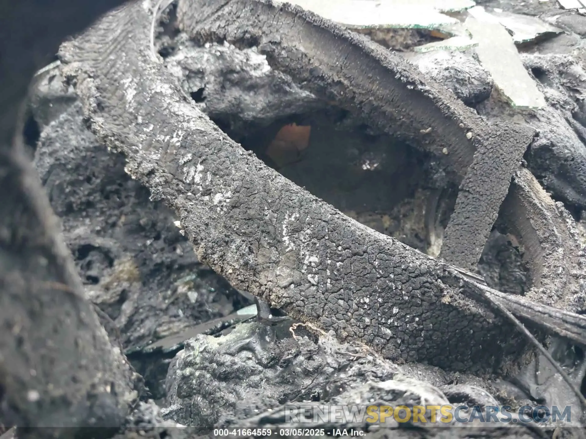 7 Photograph of a damaged car 1C6SRFFT3LN304070 RAM 1500 2020