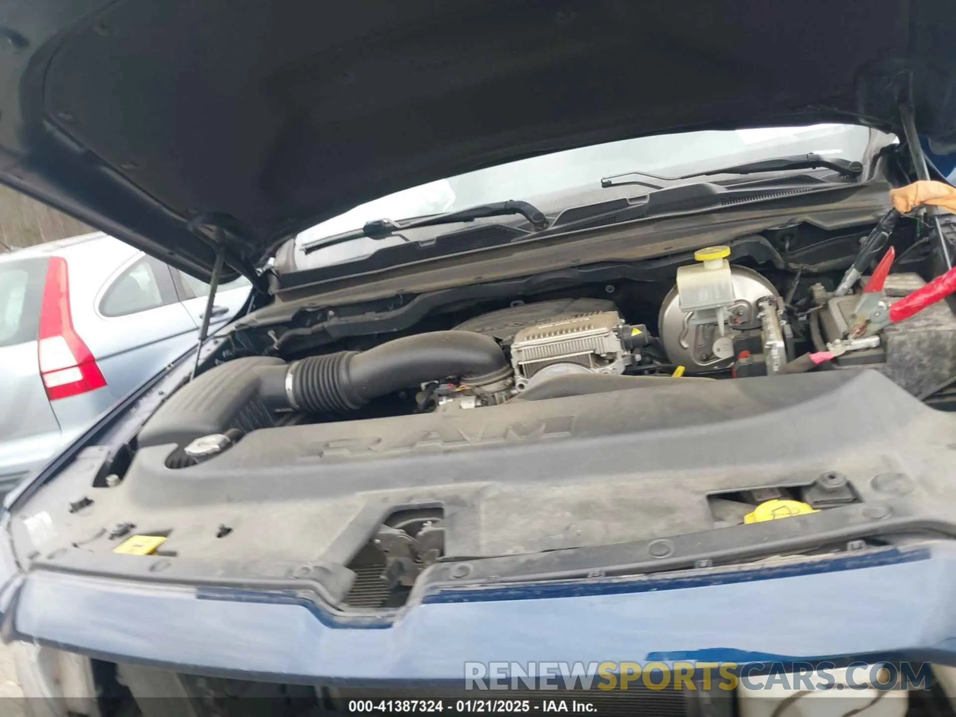 10 Photograph of a damaged car 1C6SRFFT4LN284329 RAM 1500 2020