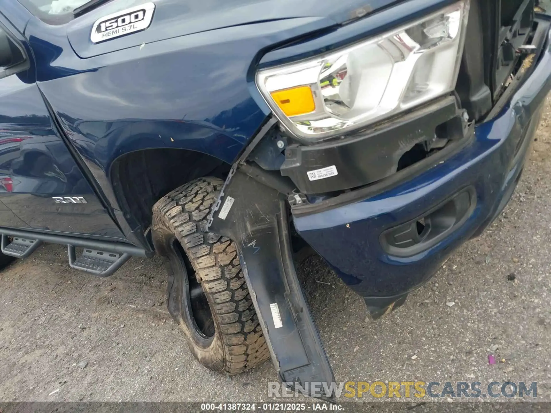 18 Photograph of a damaged car 1C6SRFFT4LN284329 RAM 1500 2020