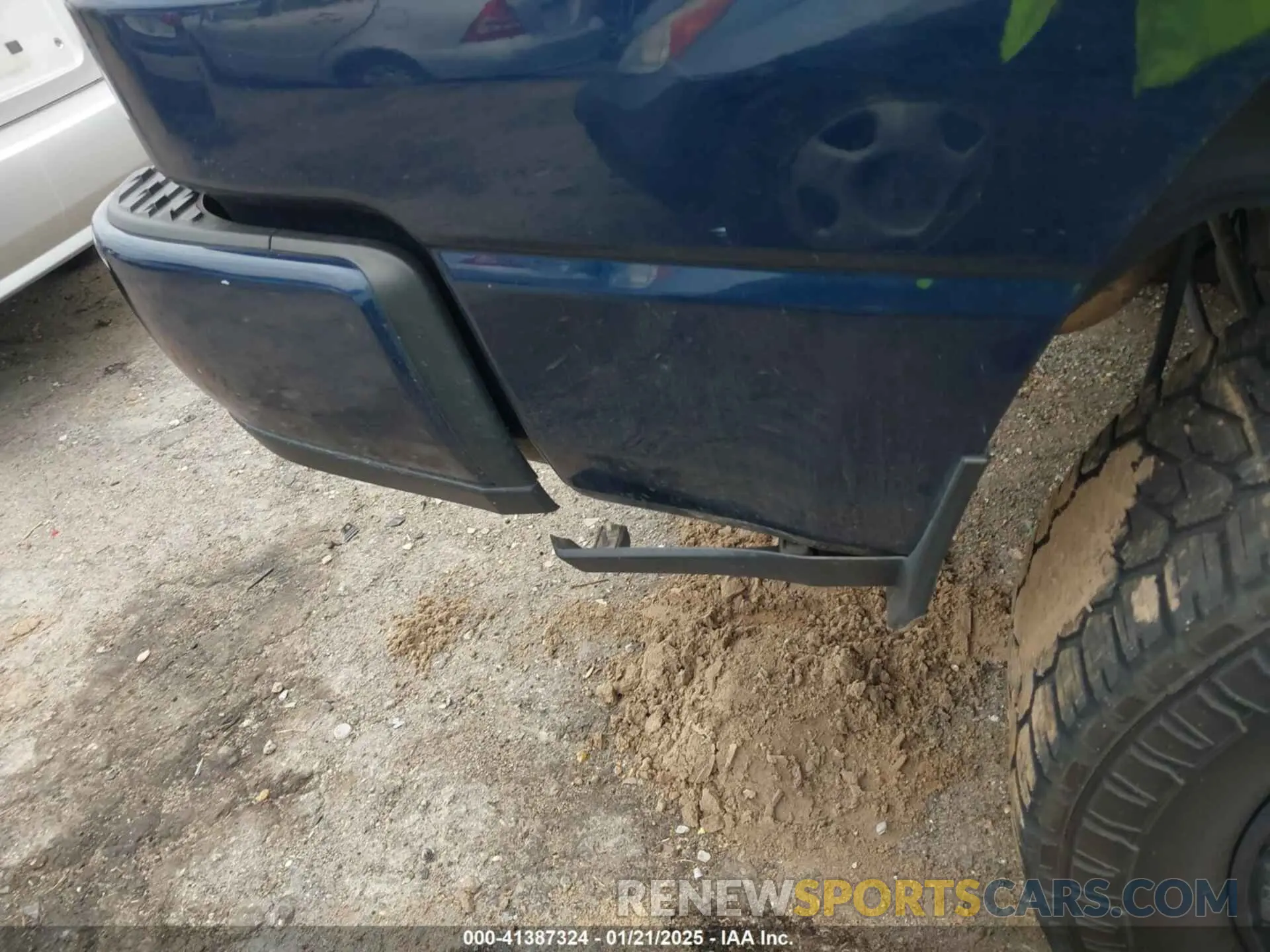 21 Photograph of a damaged car 1C6SRFFT4LN284329 RAM 1500 2020
