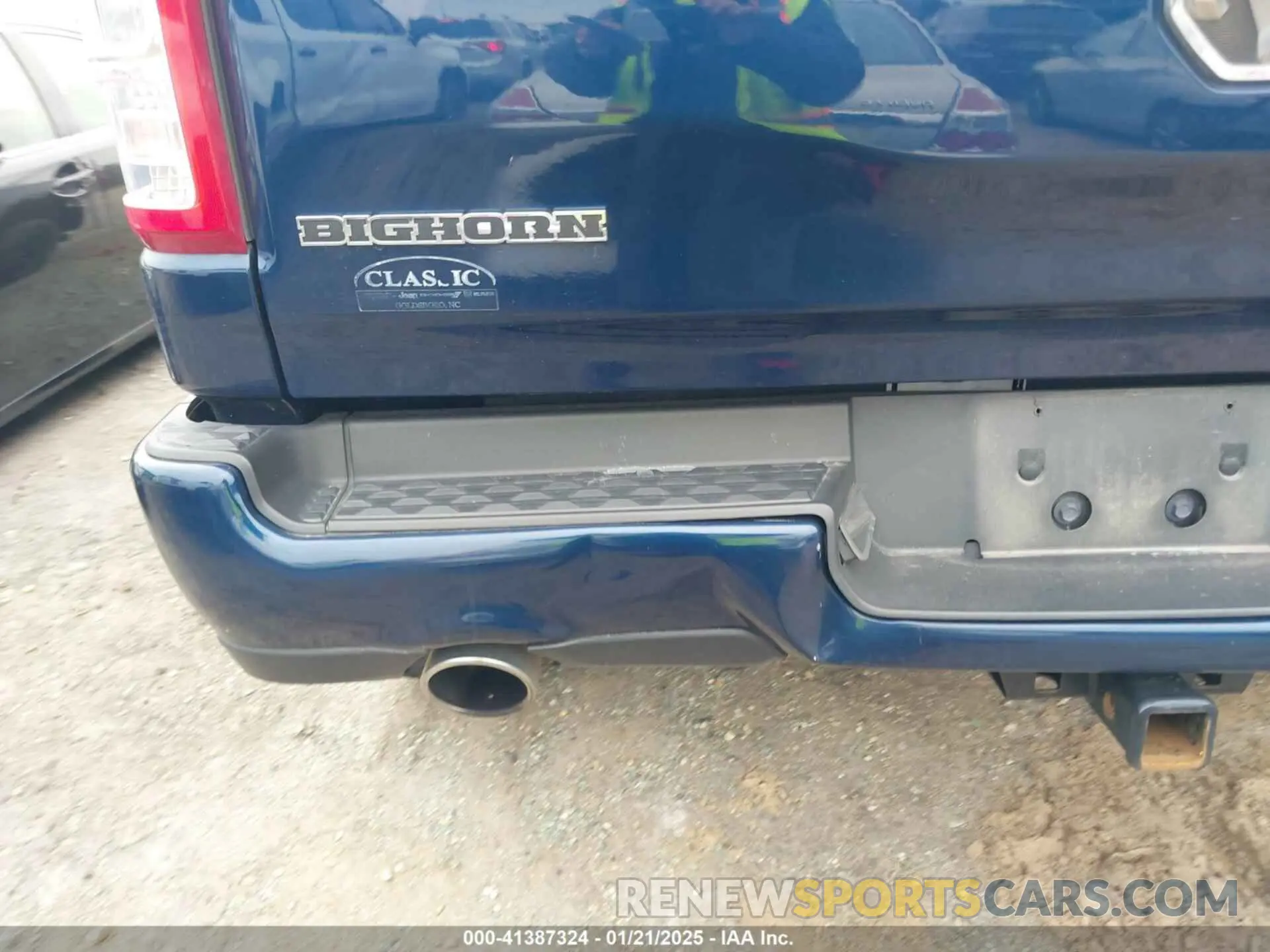 22 Photograph of a damaged car 1C6SRFFT4LN284329 RAM 1500 2020