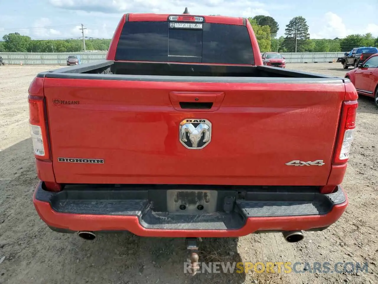6 Photograph of a damaged car 1C6SRFFT4LN292382 RAM 1500 2020