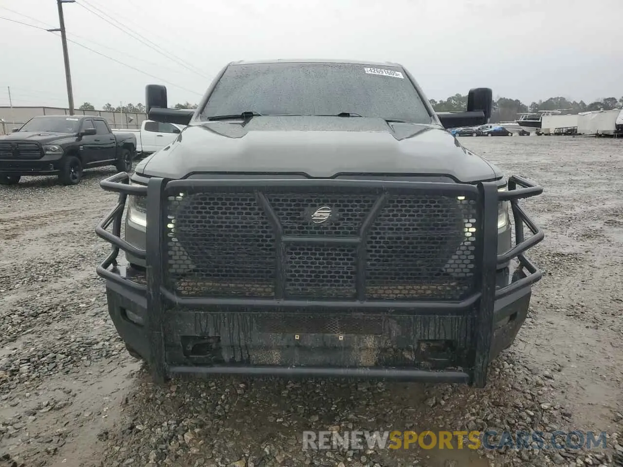 5 Photograph of a damaged car 1C6SRFFT4LN409832 RAM 1500 2020