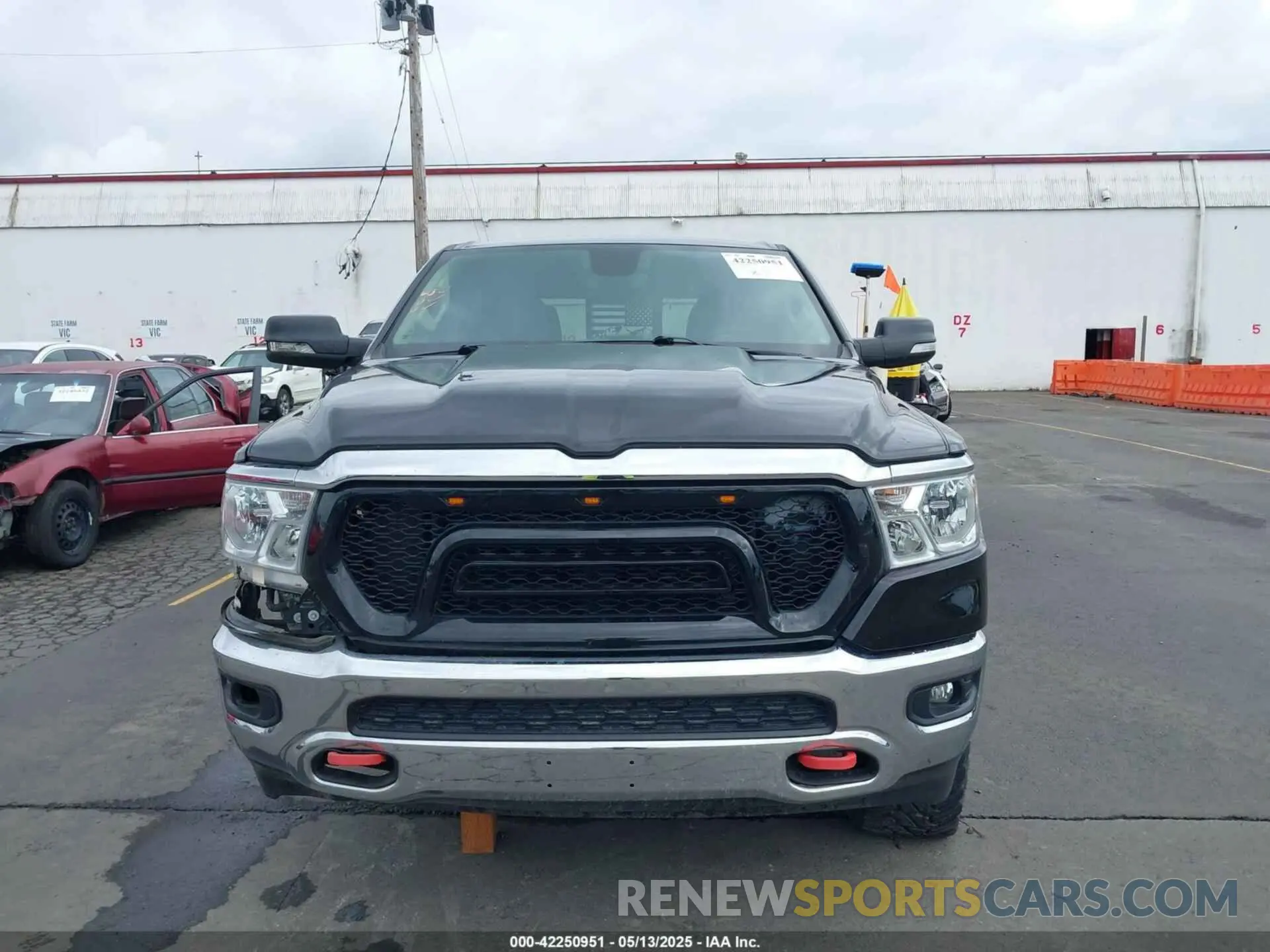 13 Photograph of a damaged car 1C6SRFFT5LN113394 RAM 1500 2020