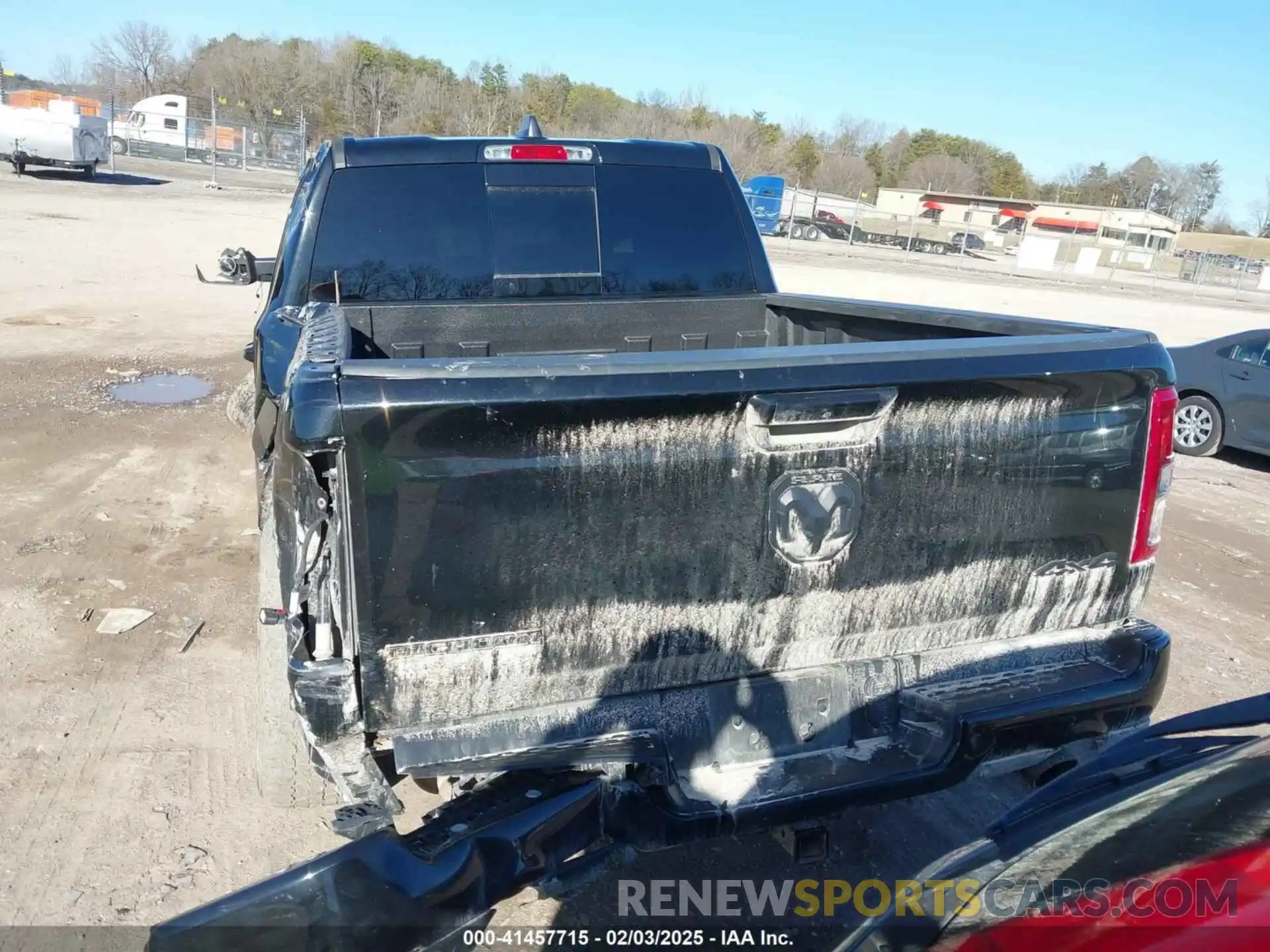 16 Photograph of a damaged car 1C6SRFFT5LN330864 RAM 1500 2020