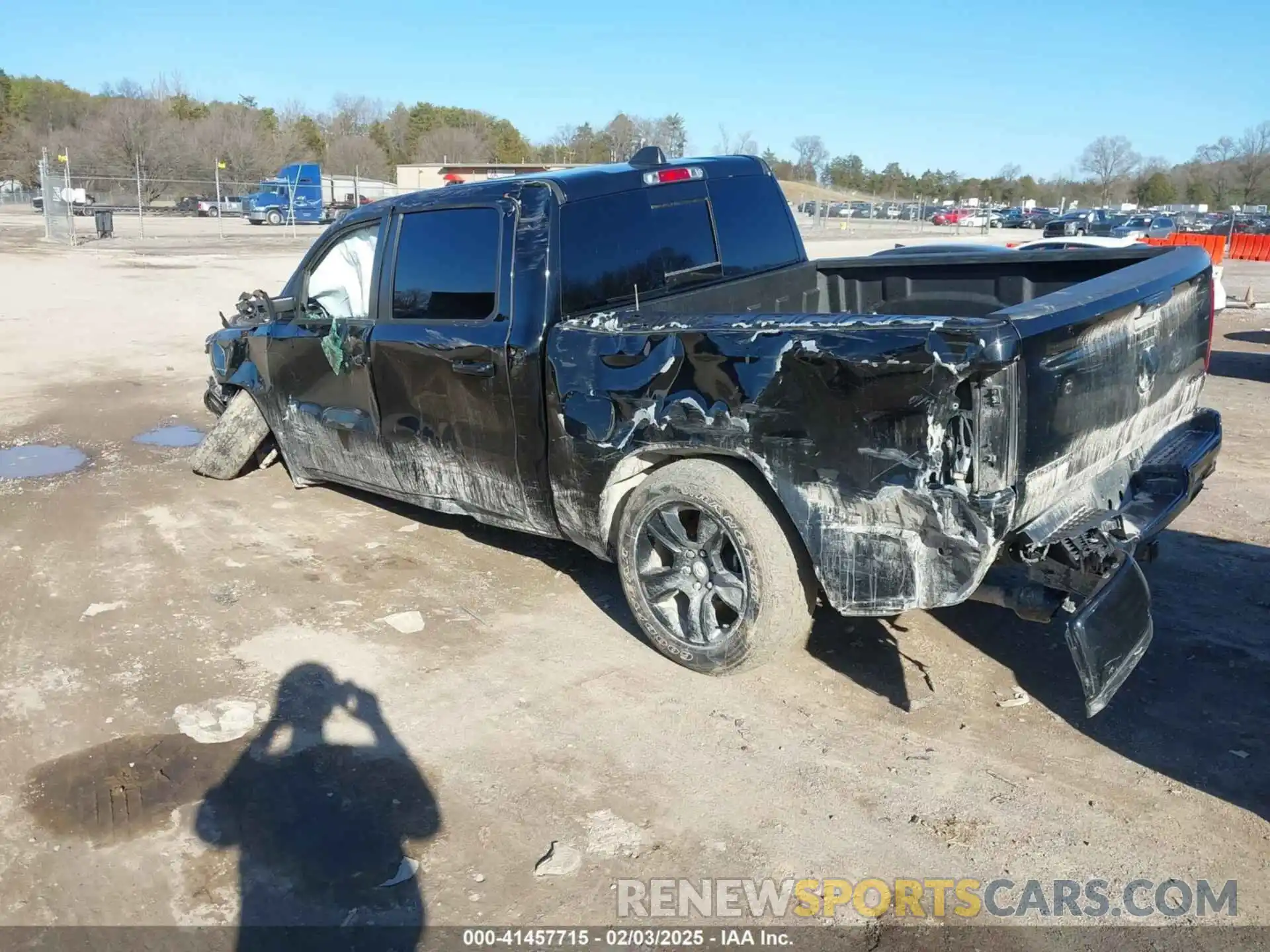 3 Photograph of a damaged car 1C6SRFFT5LN330864 RAM 1500 2020