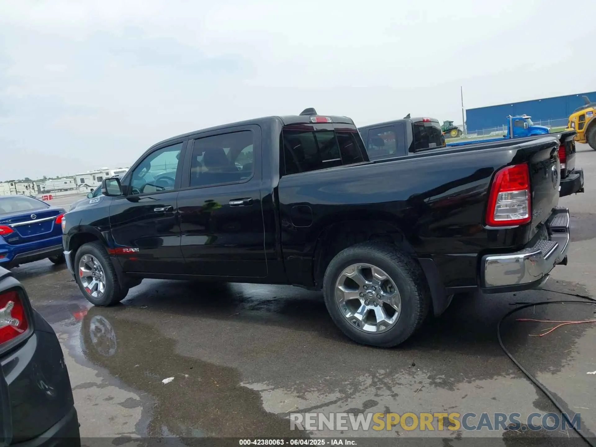 15 Photograph of a damaged car 1C6SRFFT5LN394113 RAM 1500 2020