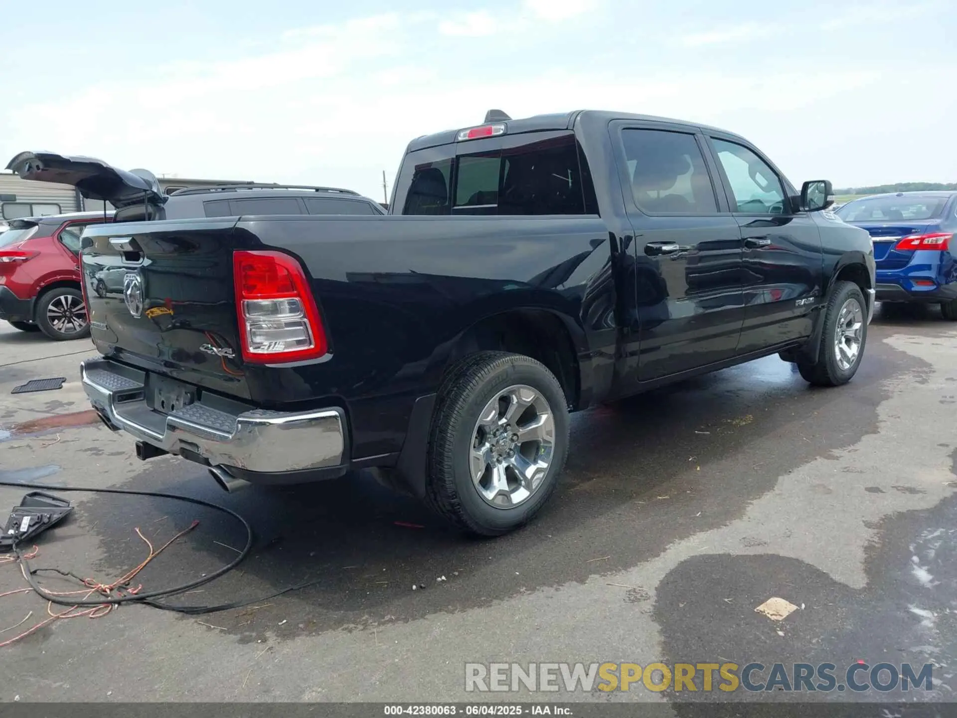 4 Photograph of a damaged car 1C6SRFFT5LN394113 RAM 1500 2020