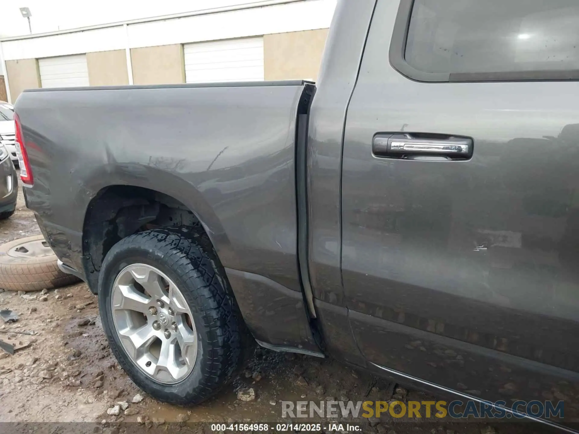 6 Photograph of a damaged car 1C6SRFFT6LN146789 RAM 1500 2020