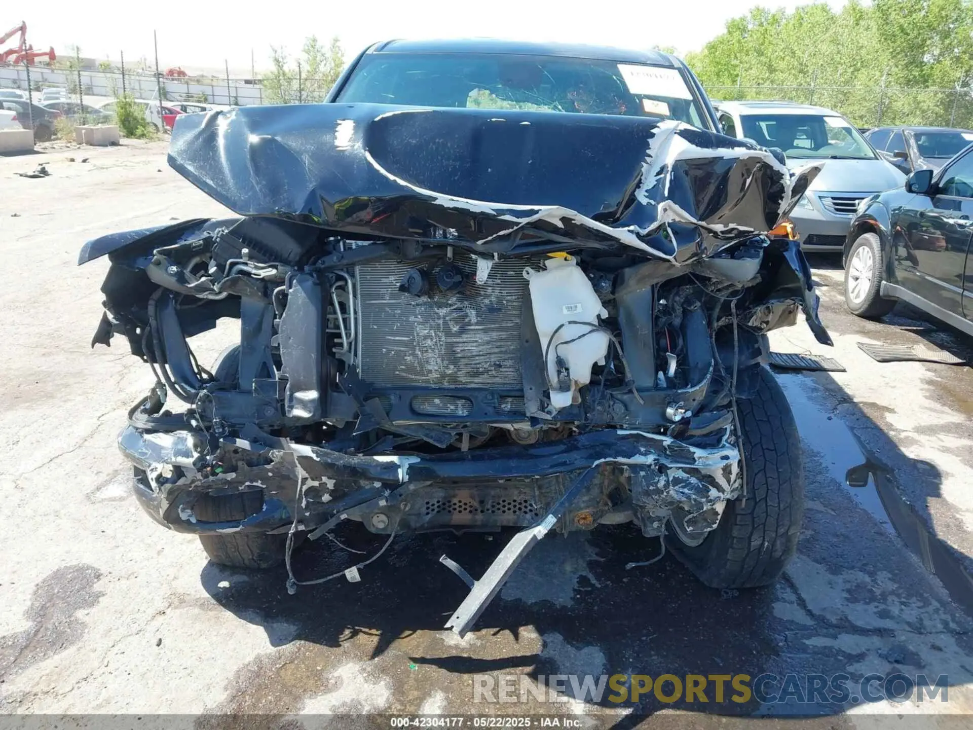 6 Photograph of a damaged car 1C6SRFFT6LN173474 RAM 1500 2020