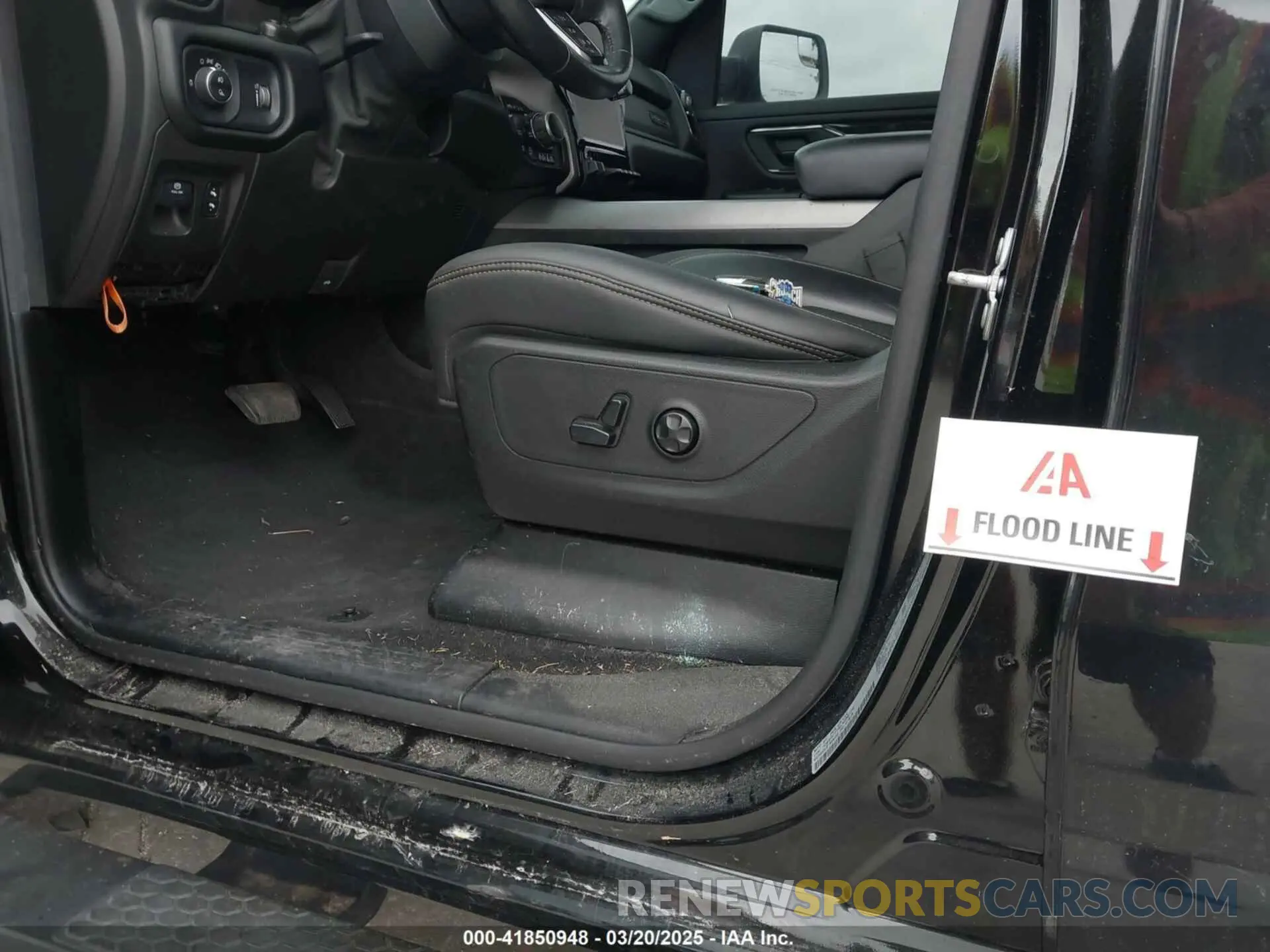 6 Photograph of a damaged car 1C6SRFFT6LN285109 RAM 1500 2020