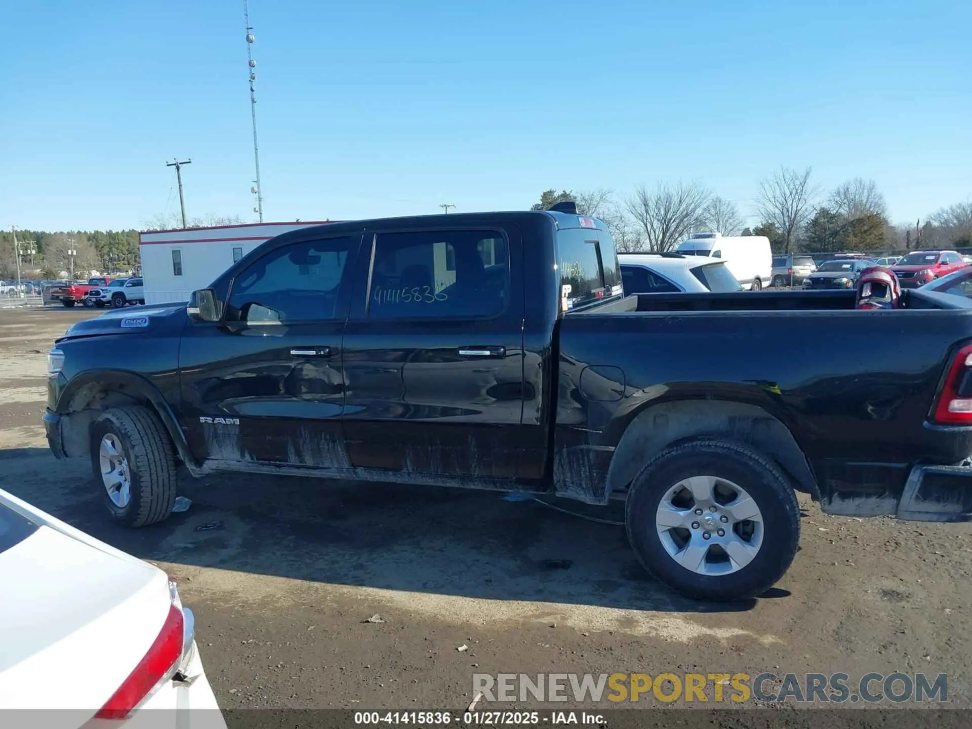 14 Photograph of a damaged car 1C6SRFFT6LN286339 RAM 1500 2020