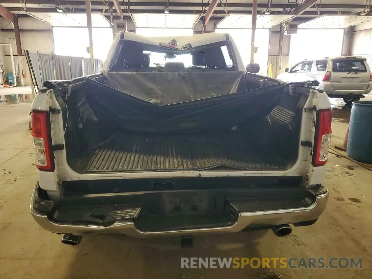 6 Photograph of a damaged car 1C6SRFFT7LN318490 RAM 1500 2020