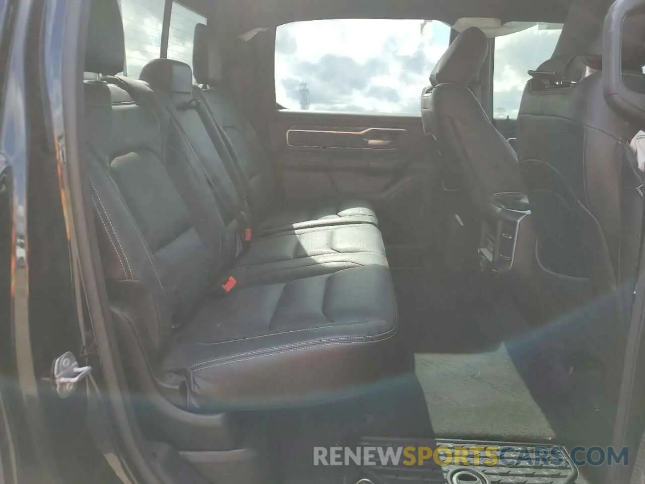 10 Photograph of a damaged car 1C6SRFFT7LN351201 RAM 1500 2020