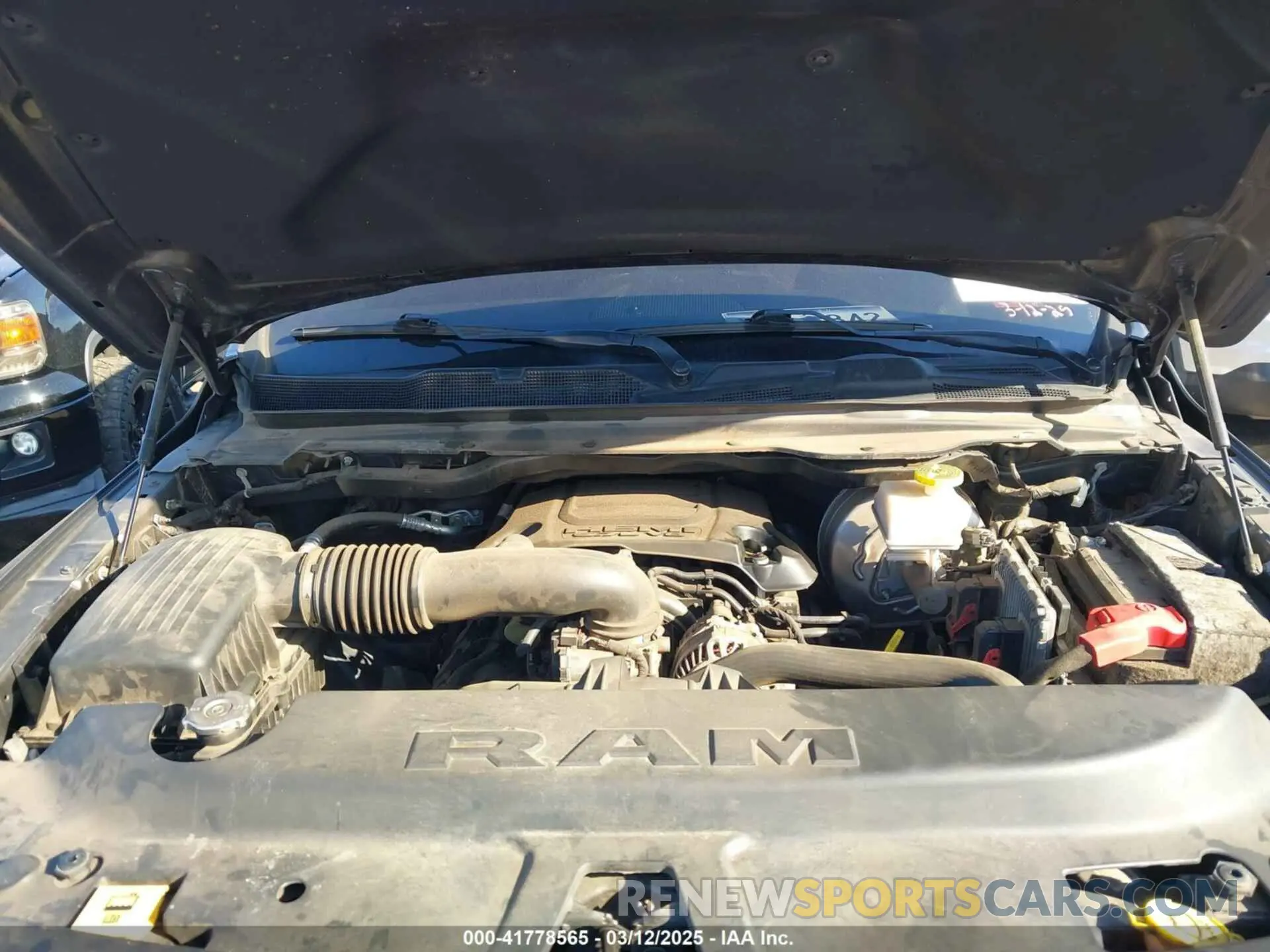 10 Photograph of a damaged car 1C6SRFFT8LN182161 RAM 1500 2020