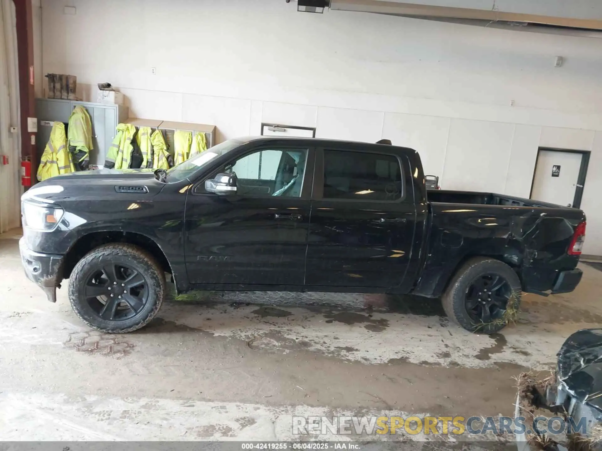15 Photograph of a damaged car 1C6SRFFT8LN184508 RAM 1500 2020