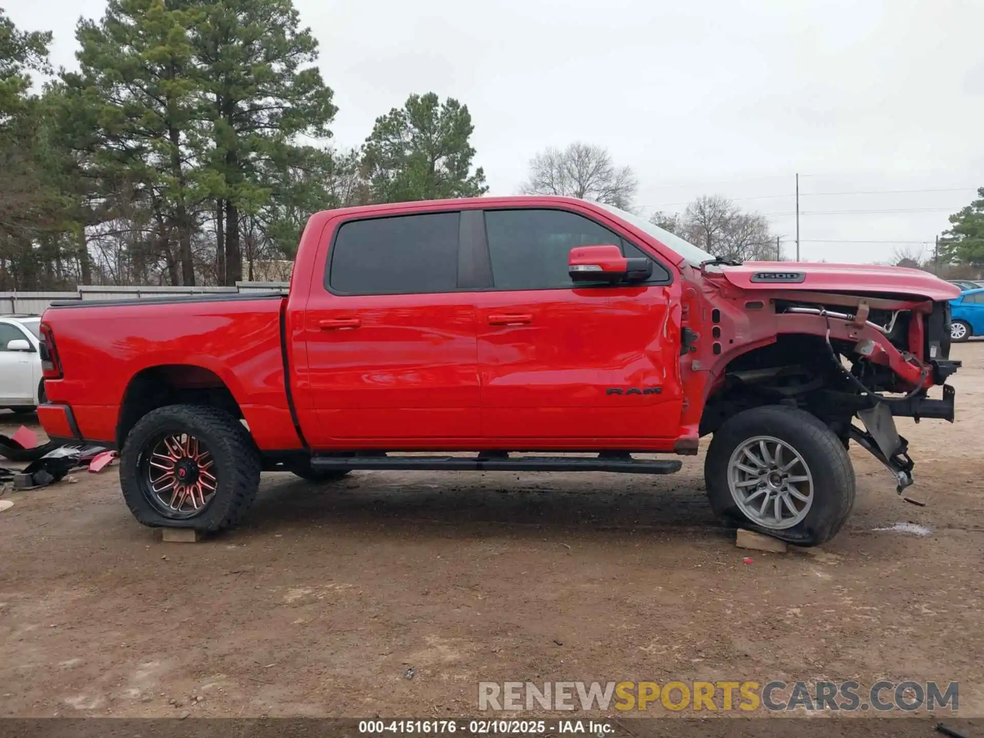 14 Photograph of a damaged car 1C6SRFFT8LN284642 RAM 1500 2020