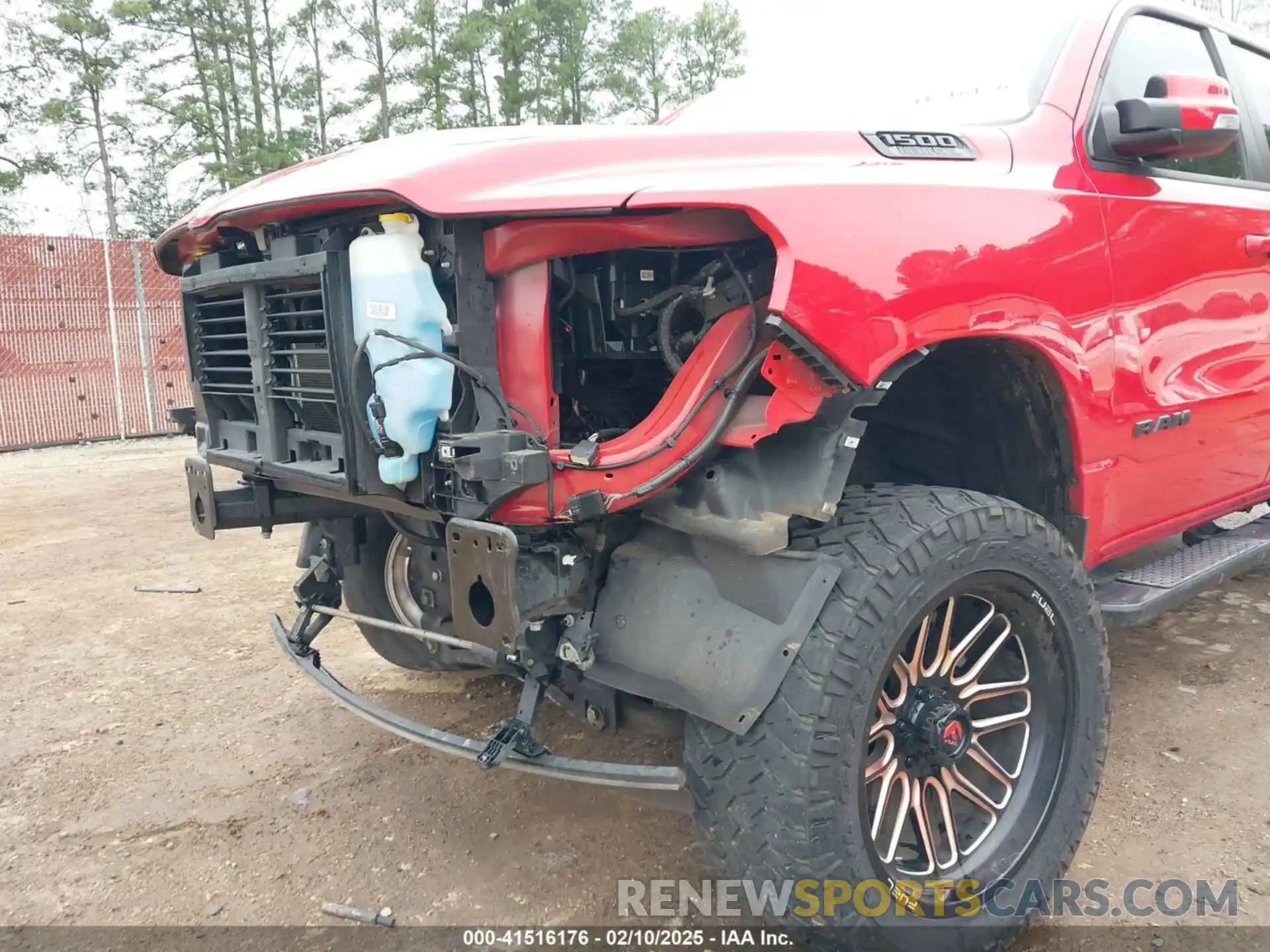 18 Photograph of a damaged car 1C6SRFFT8LN284642 RAM 1500 2020