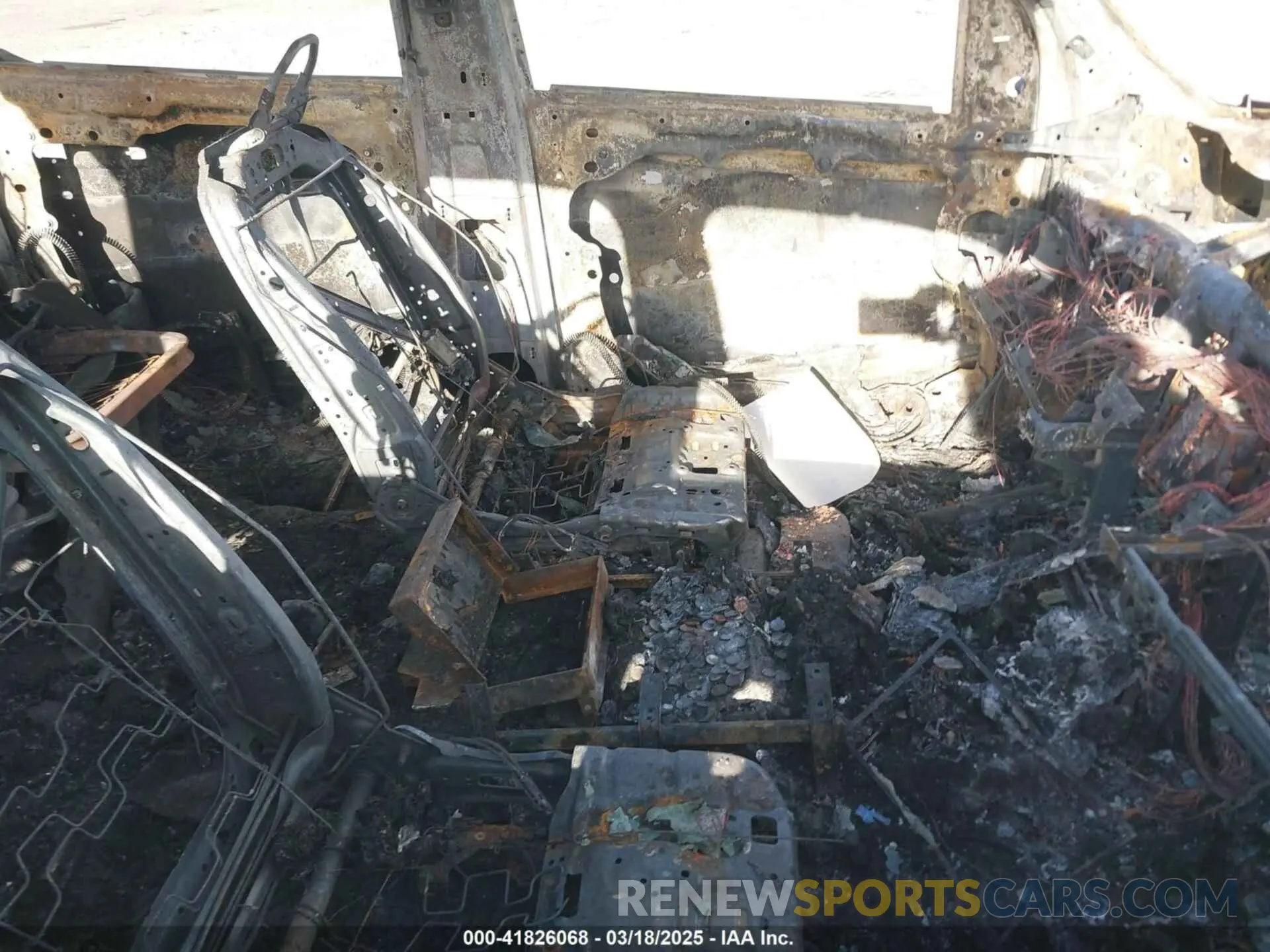 5 Photograph of a damaged car 1C6SRFFT8LN307739 RAM 1500 2020