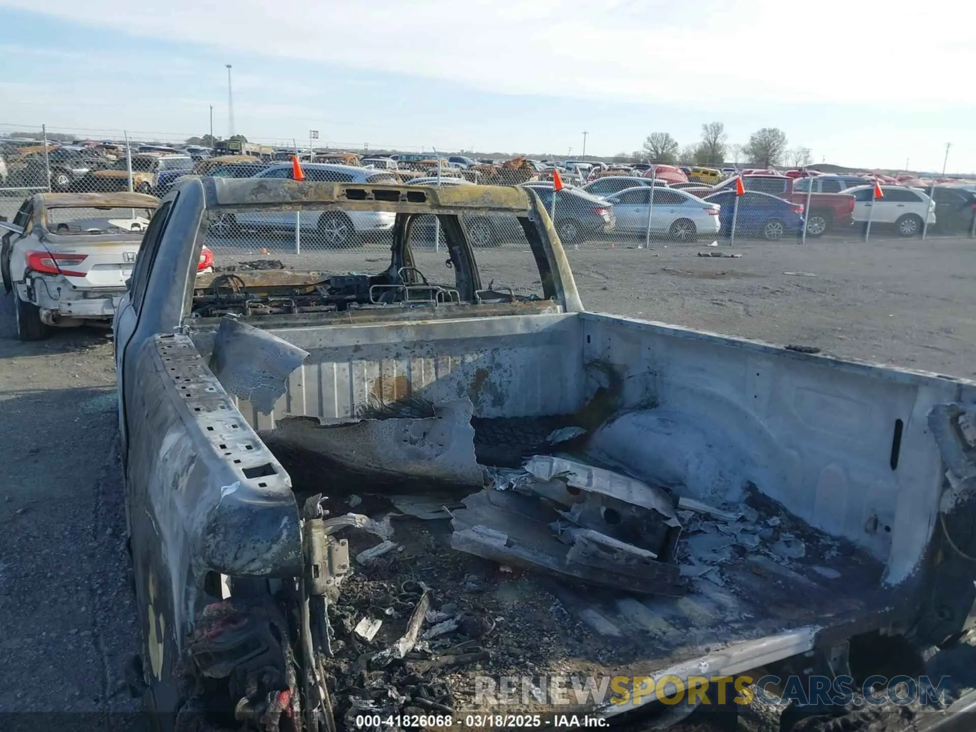 6 Photograph of a damaged car 1C6SRFFT8LN307739 RAM 1500 2020