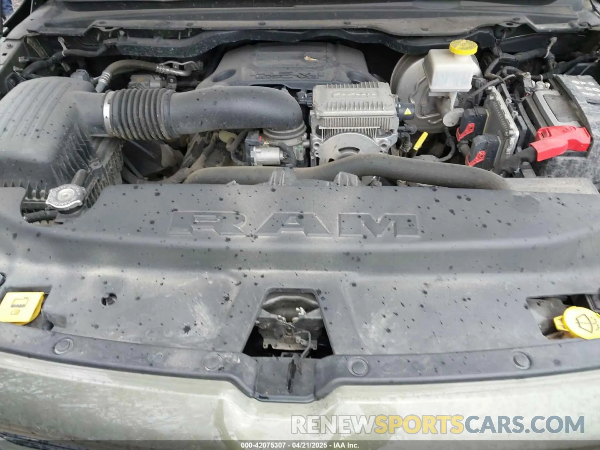 10 Photograph of a damaged car 1C6SRFFT8LN326825 RAM 1500 2020