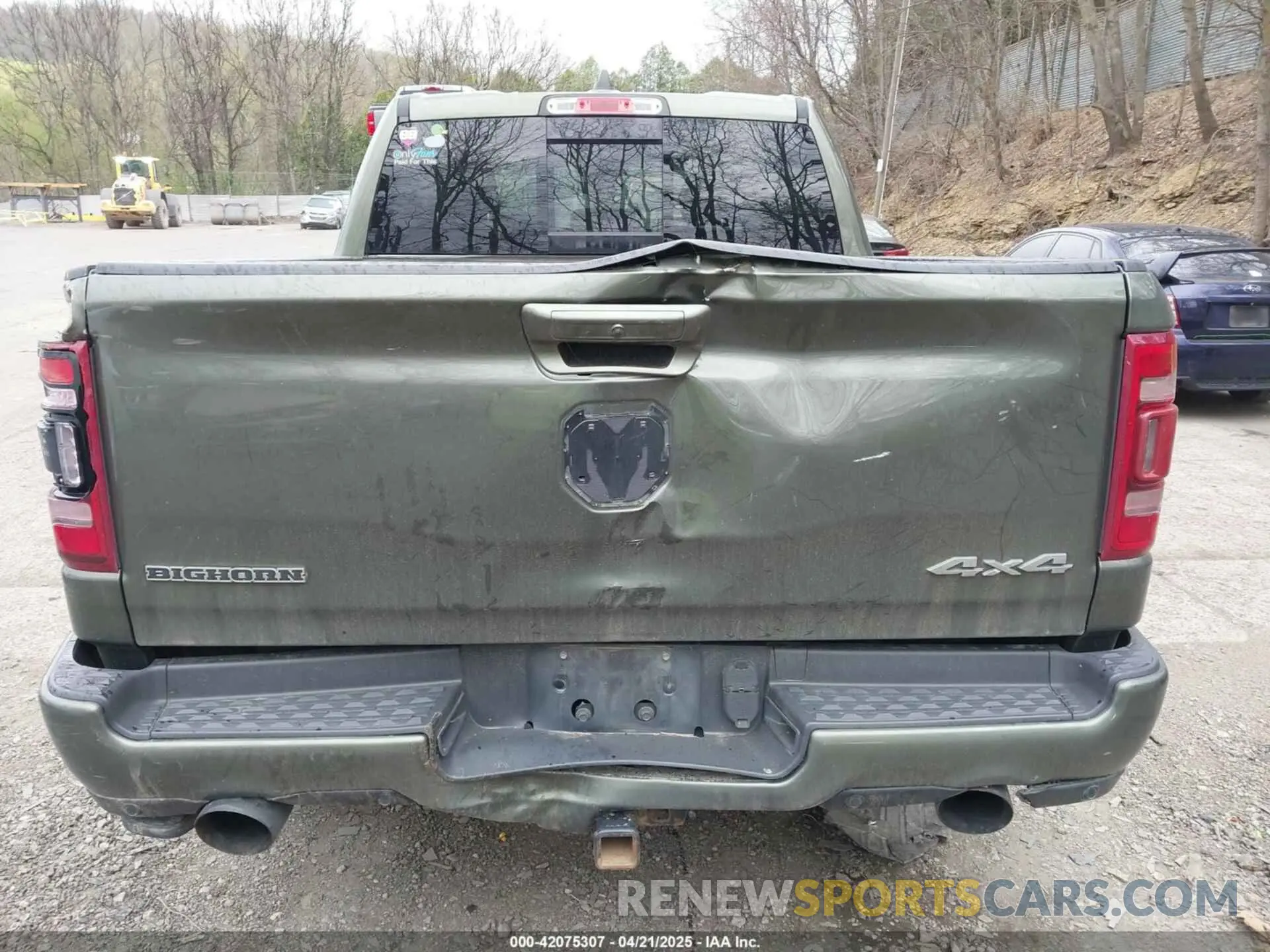 17 Photograph of a damaged car 1C6SRFFT8LN326825 RAM 1500 2020