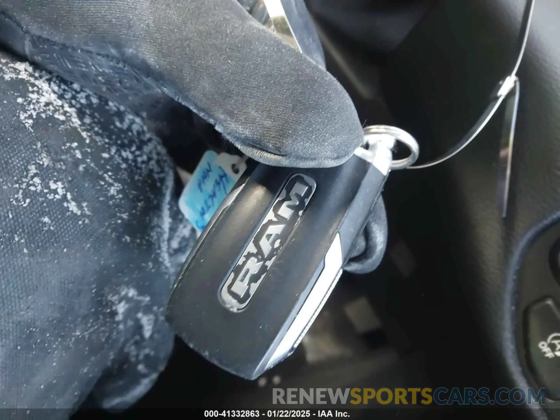 11 Photograph of a damaged car 1C6SRFFT8LN350557 RAM 1500 2020
