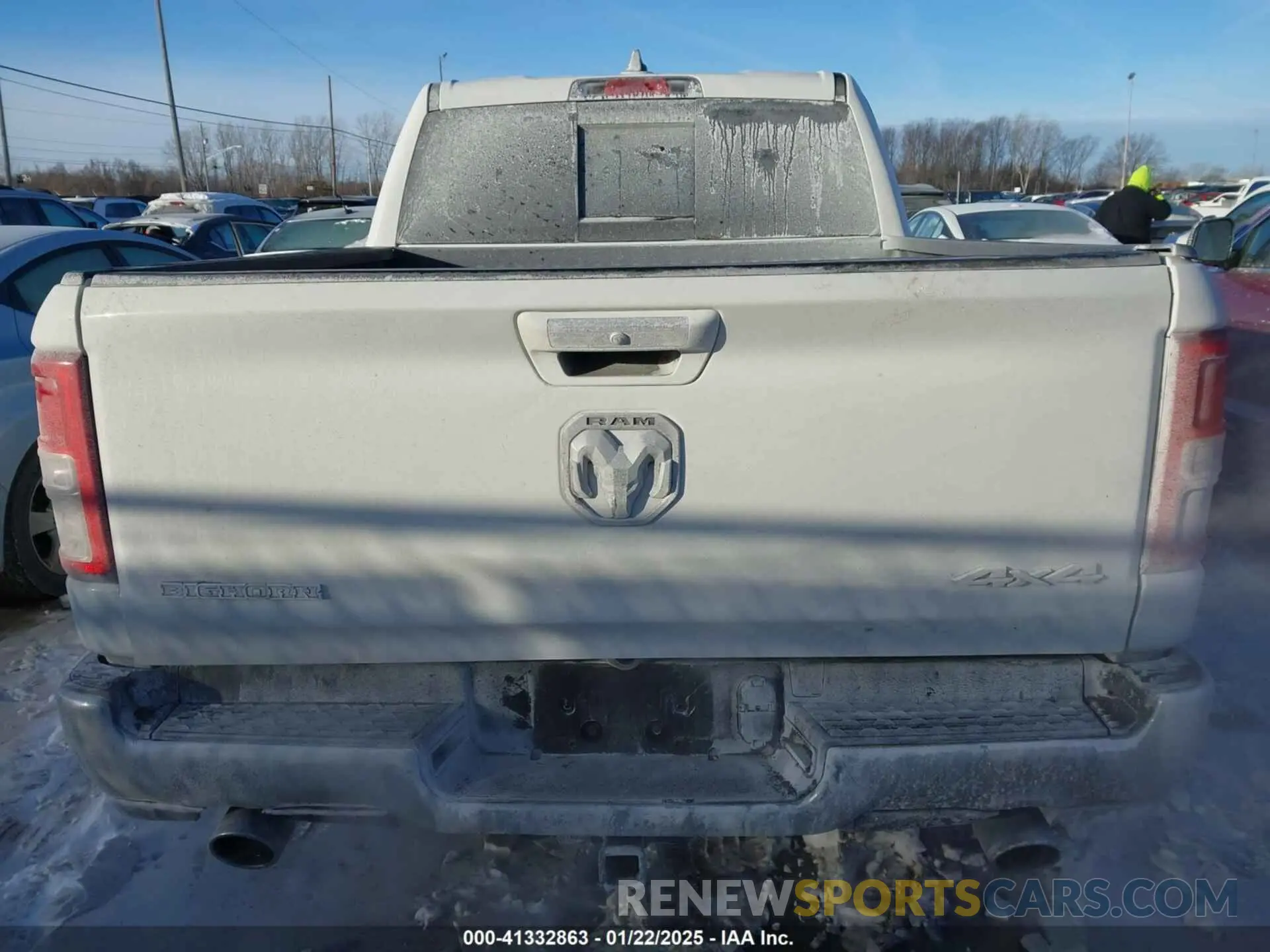 16 Photograph of a damaged car 1C6SRFFT8LN350557 RAM 1500 2020