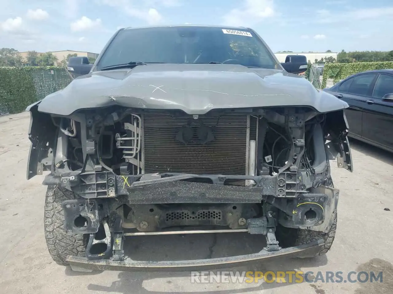 5 Photograph of a damaged car 1C6SRFFT8LN378827 RAM 1500 2020