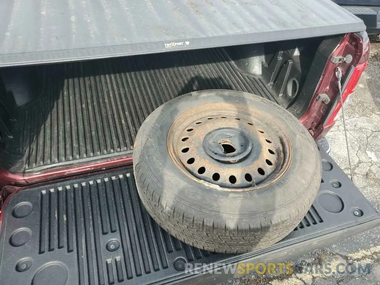 14 Photograph of a damaged car 1C6SRFFT9LN113754 RAM 1500 2020