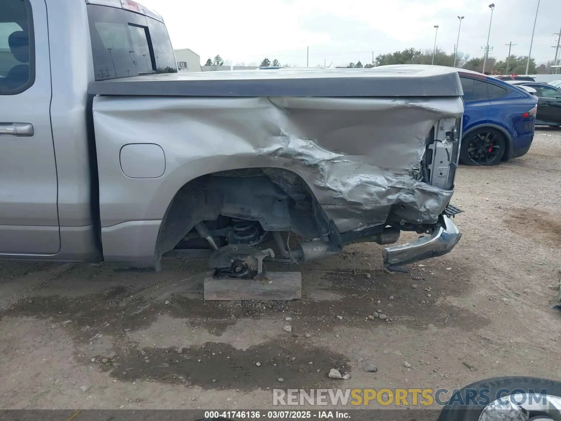 6 Photograph of a damaged car 1C6SRFFTXLN104769 RAM 1500 2020