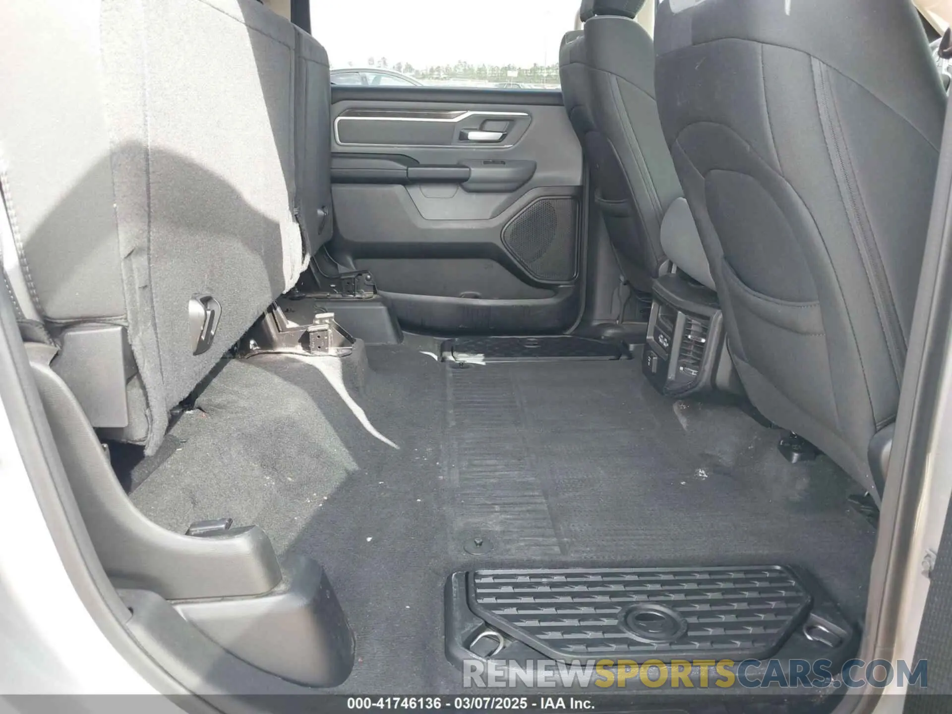 8 Photograph of a damaged car 1C6SRFFTXLN104769 RAM 1500 2020