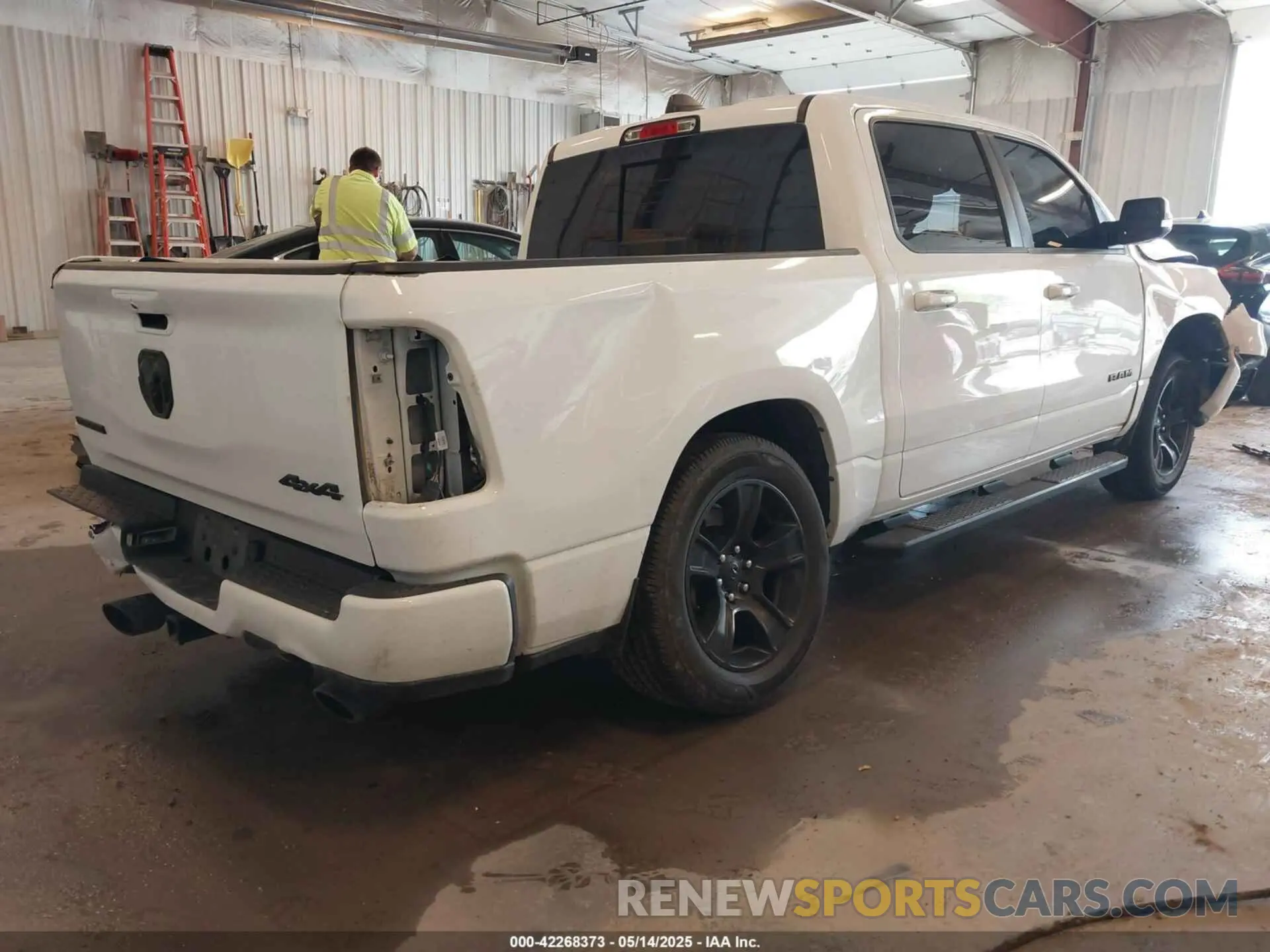 4 Photograph of a damaged car 1C6SRFFTXLN241064 RAM 1500 2020
