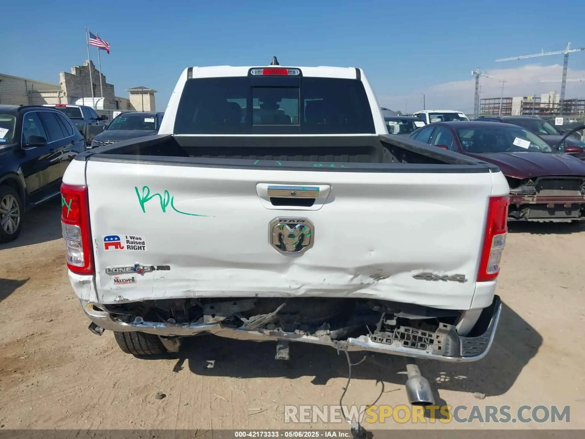 16 Photograph of a damaged car 1C6SRFFTXLN291141 RAM 1500 2020