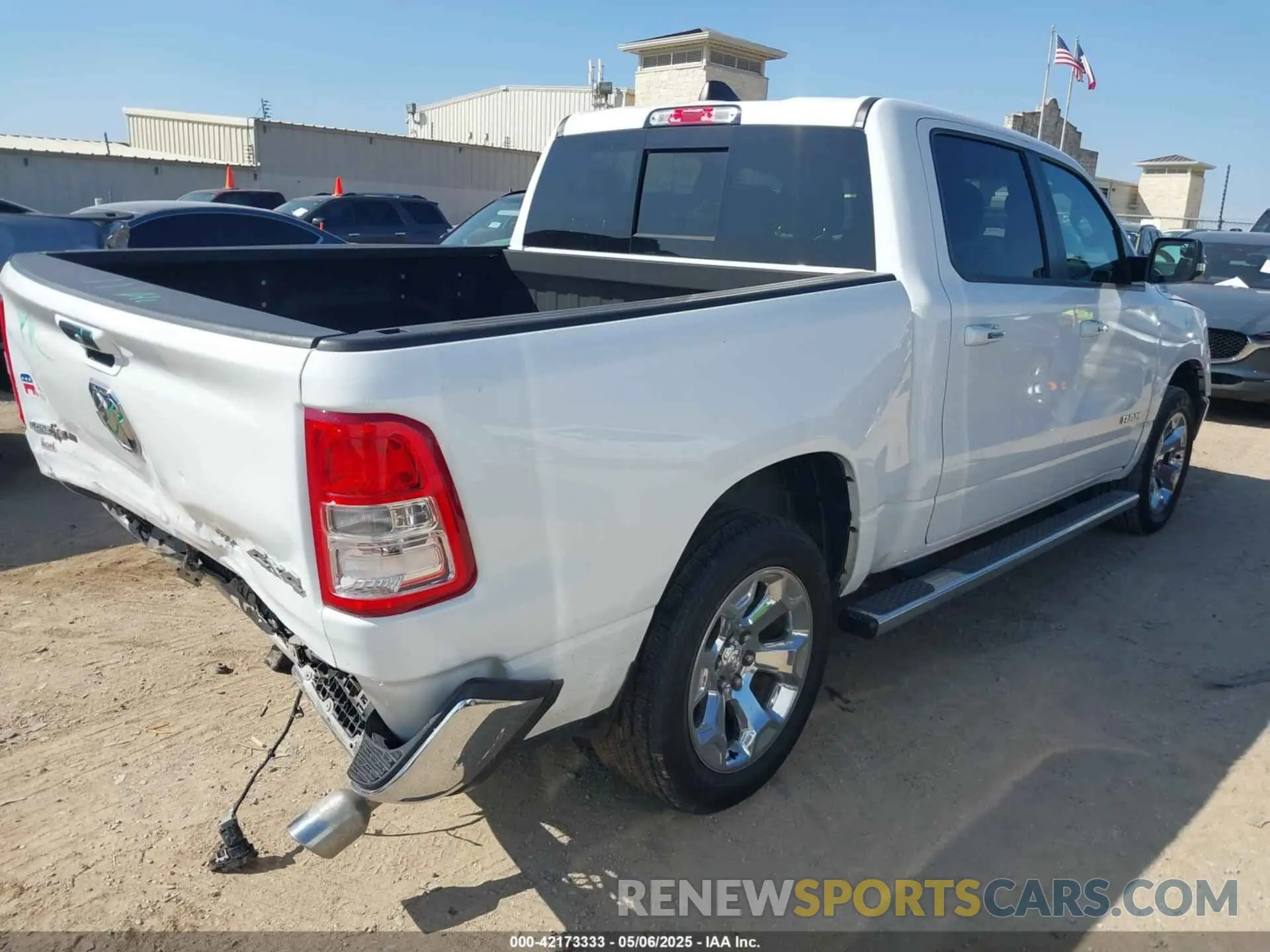 4 Photograph of a damaged car 1C6SRFFTXLN291141 RAM 1500 2020