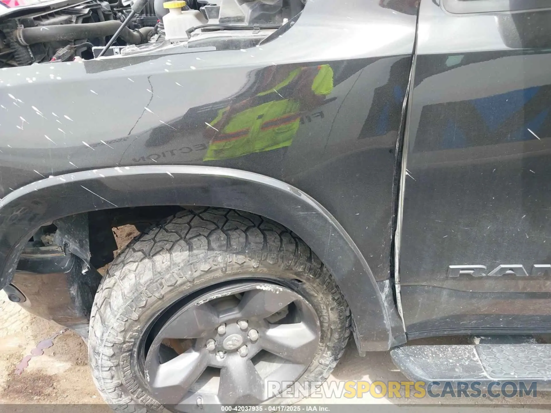 6 Photograph of a damaged car 1C6SRFFTXLN294329 RAM 1500 2020