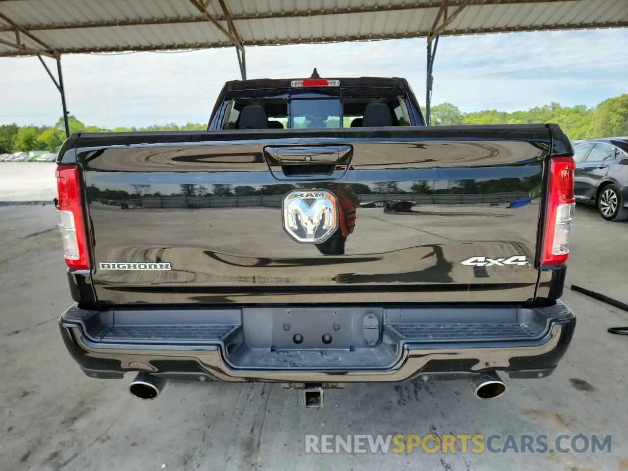 6 Photograph of a damaged car 1C6SRFFTXLN305247 RAM 1500 2020