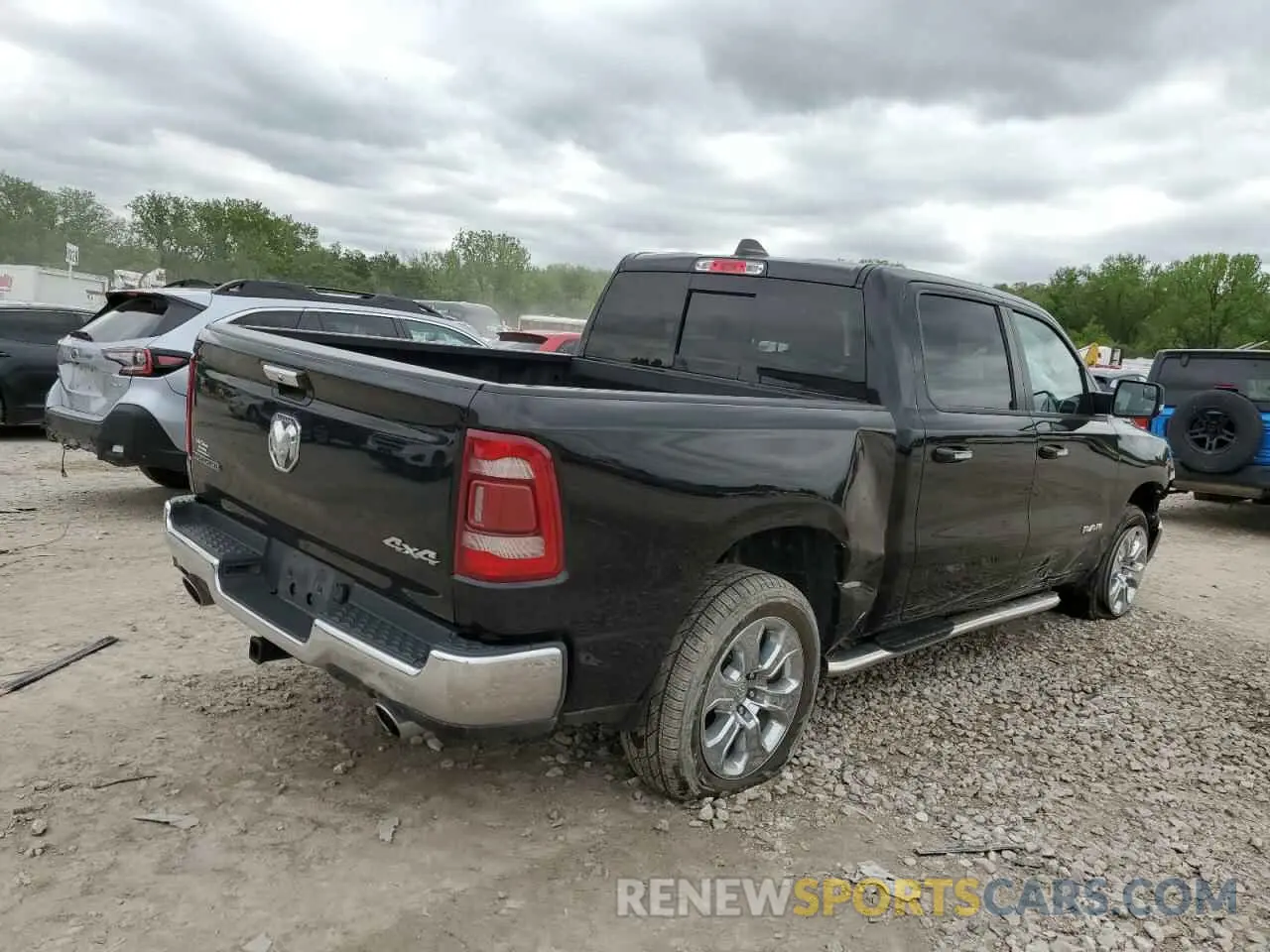 3 Photograph of a damaged car 1C6SRFFTXLN332089 RAM 1500 2020