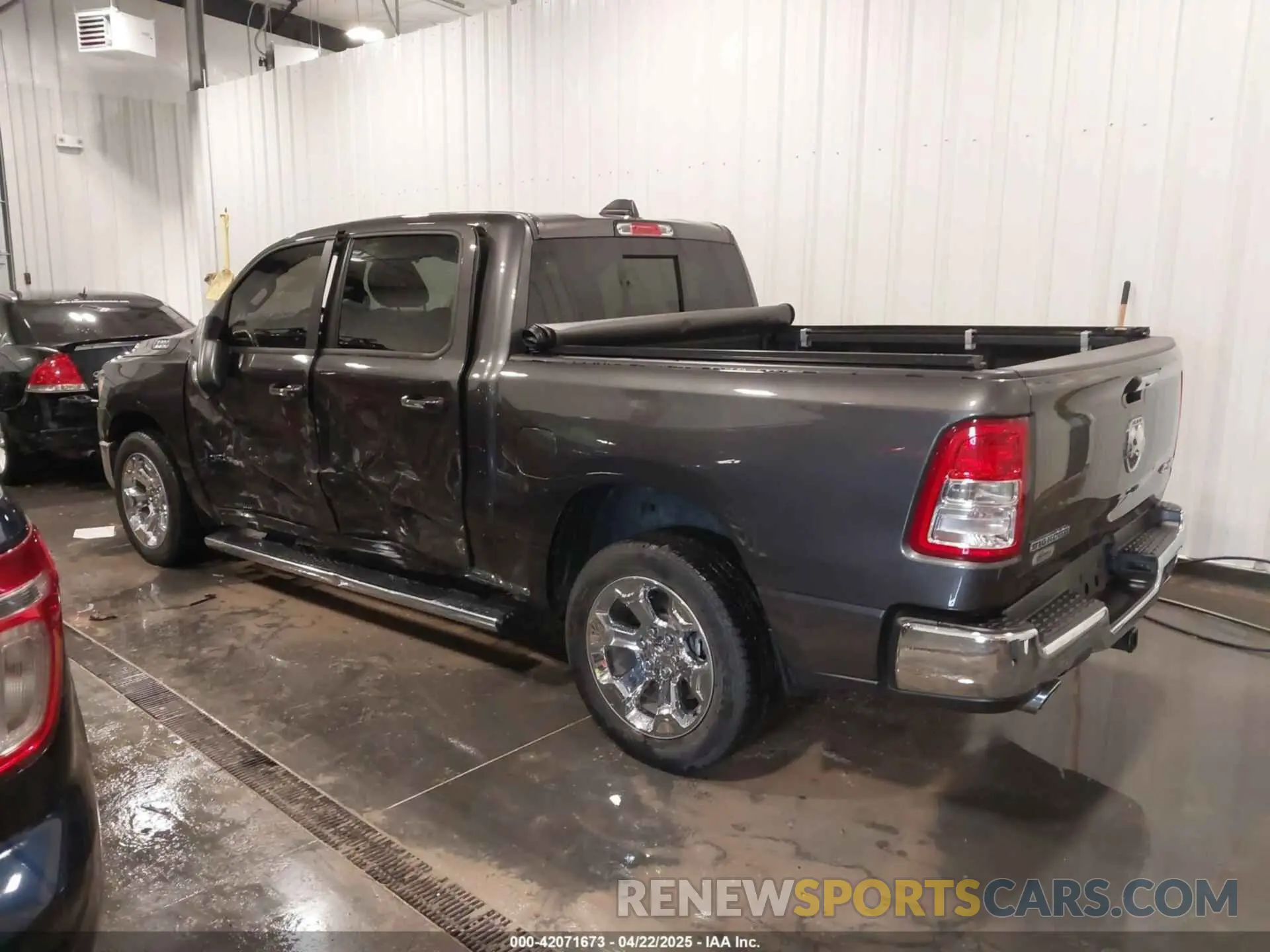 3 Photograph of a damaged car 1C6SRFFTXLN359454 RAM 1500 2020
