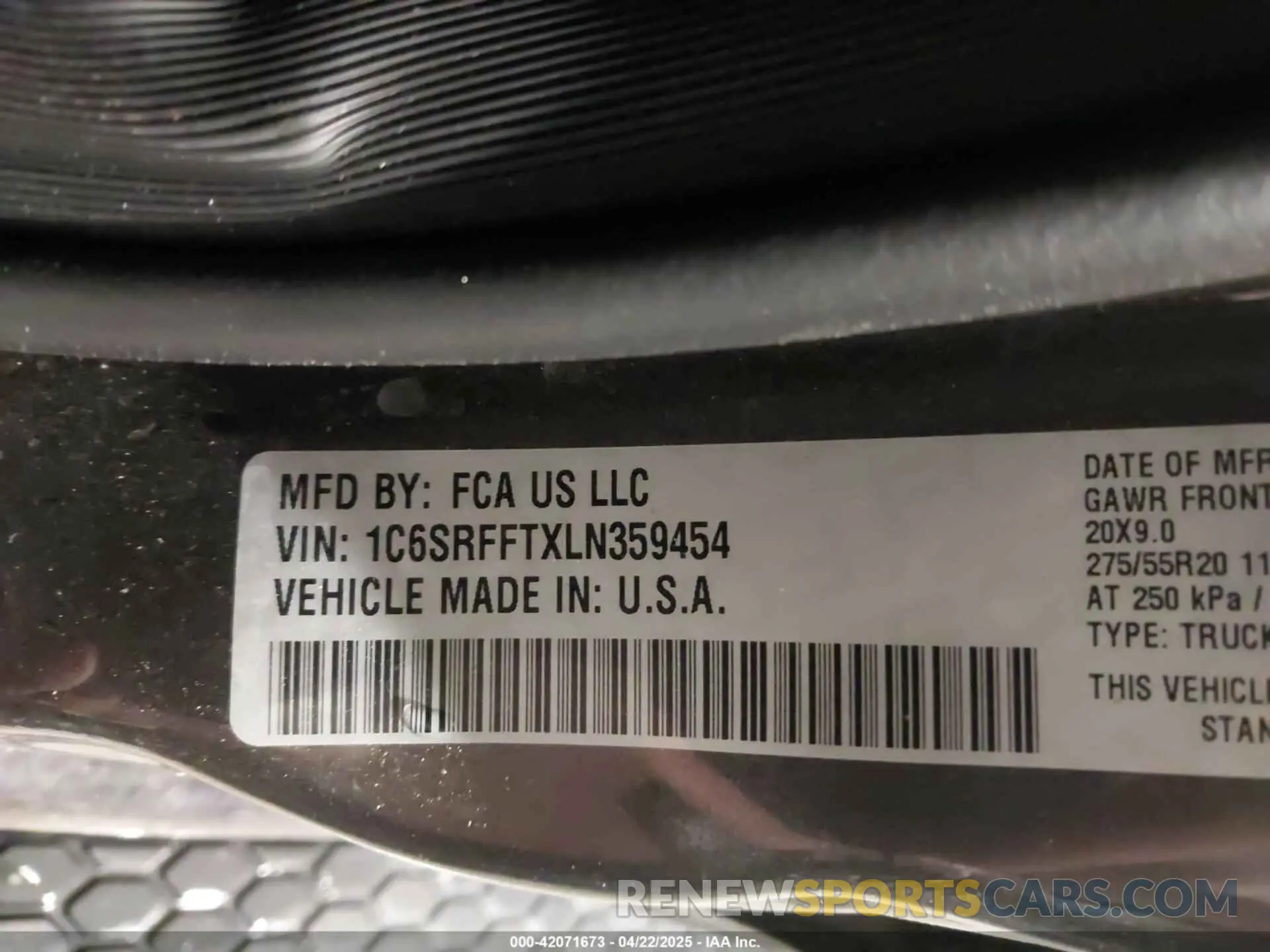 9 Photograph of a damaged car 1C6SRFFTXLN359454 RAM 1500 2020