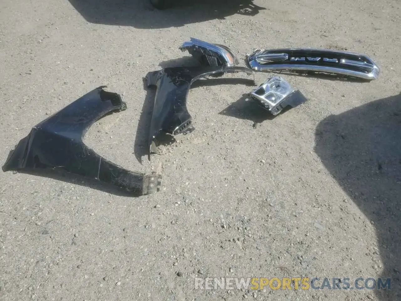 12 Photograph of a damaged car 1C6SRFFTXLN409088 RAM 1500 2020
