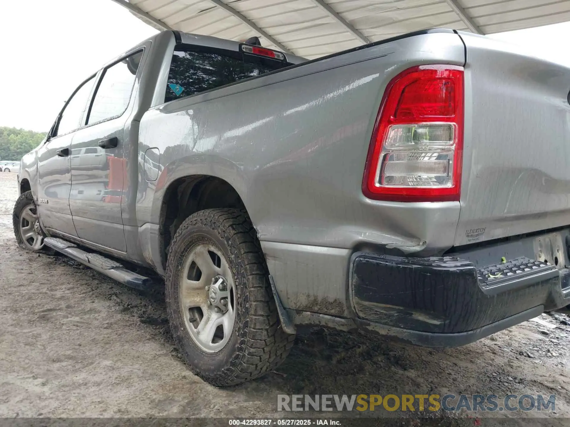 19 Photograph of a damaged car 1C6SRFGT3LN151043 RAM 1500 2020