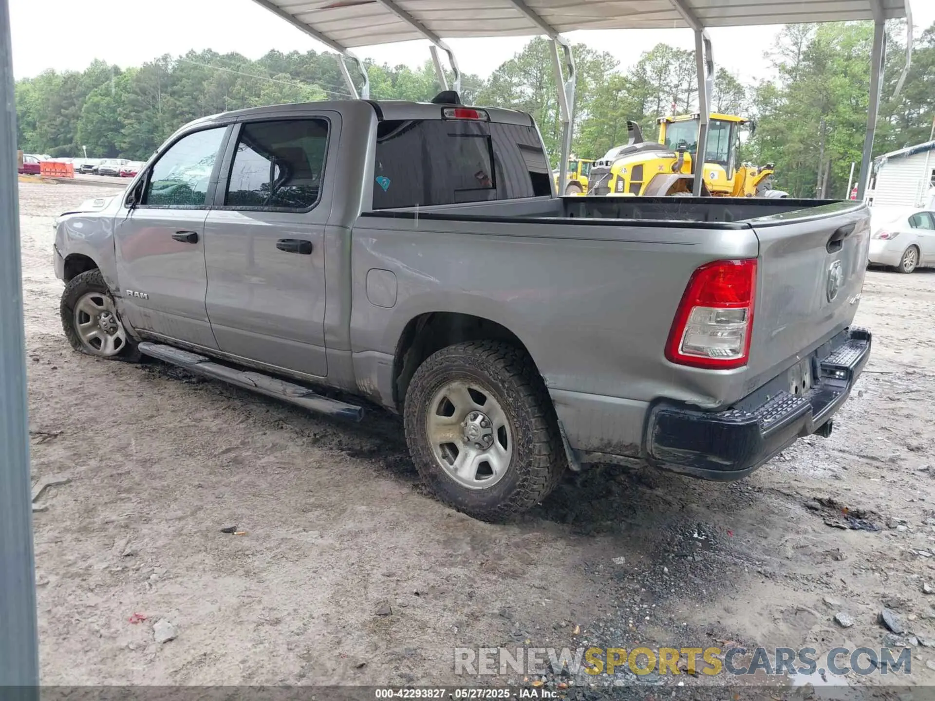 3 Photograph of a damaged car 1C6SRFGT3LN151043 RAM 1500 2020