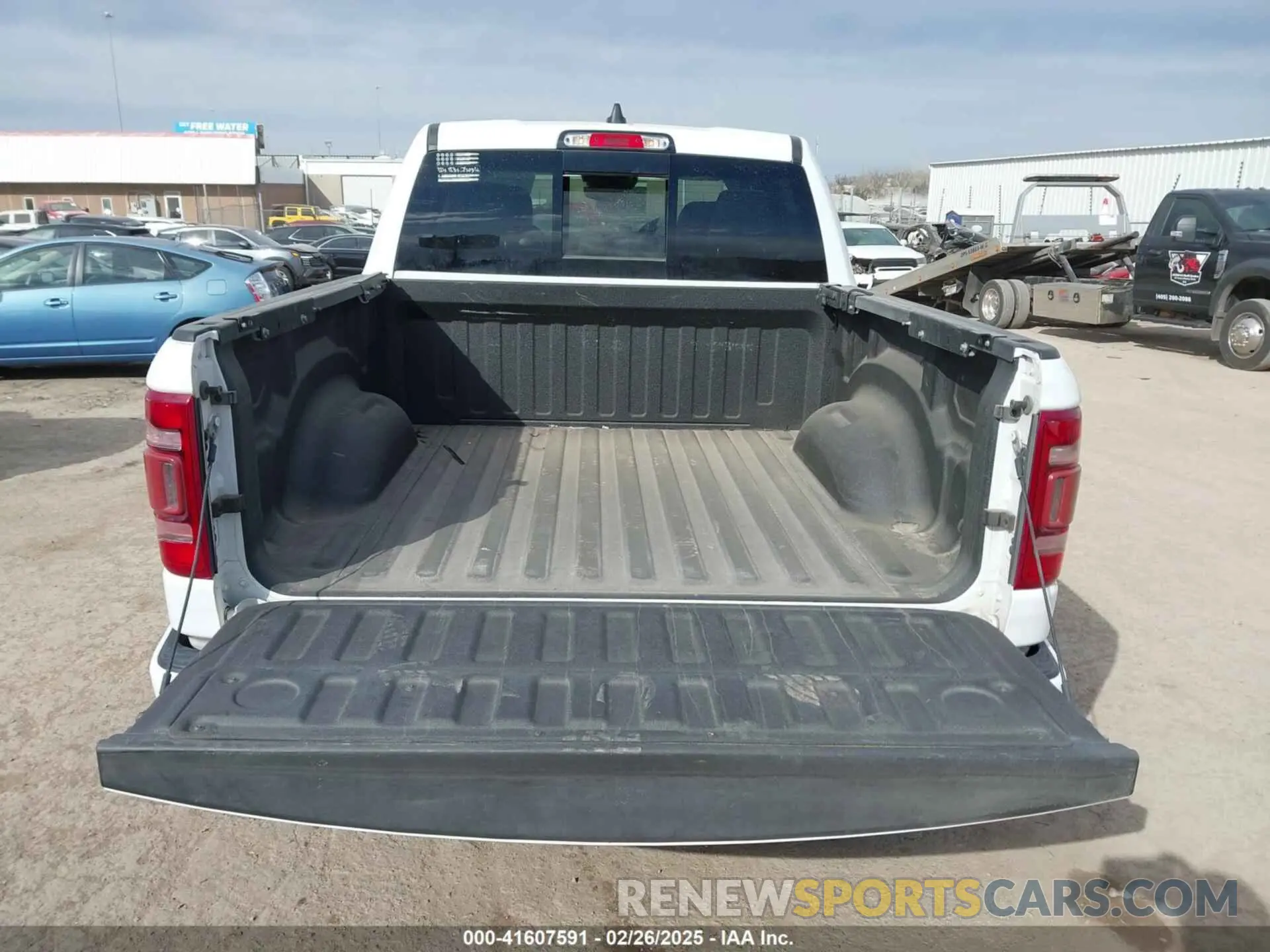 16 Photograph of a damaged car 1C6SRFHT0LN223265 RAM 1500 2020
