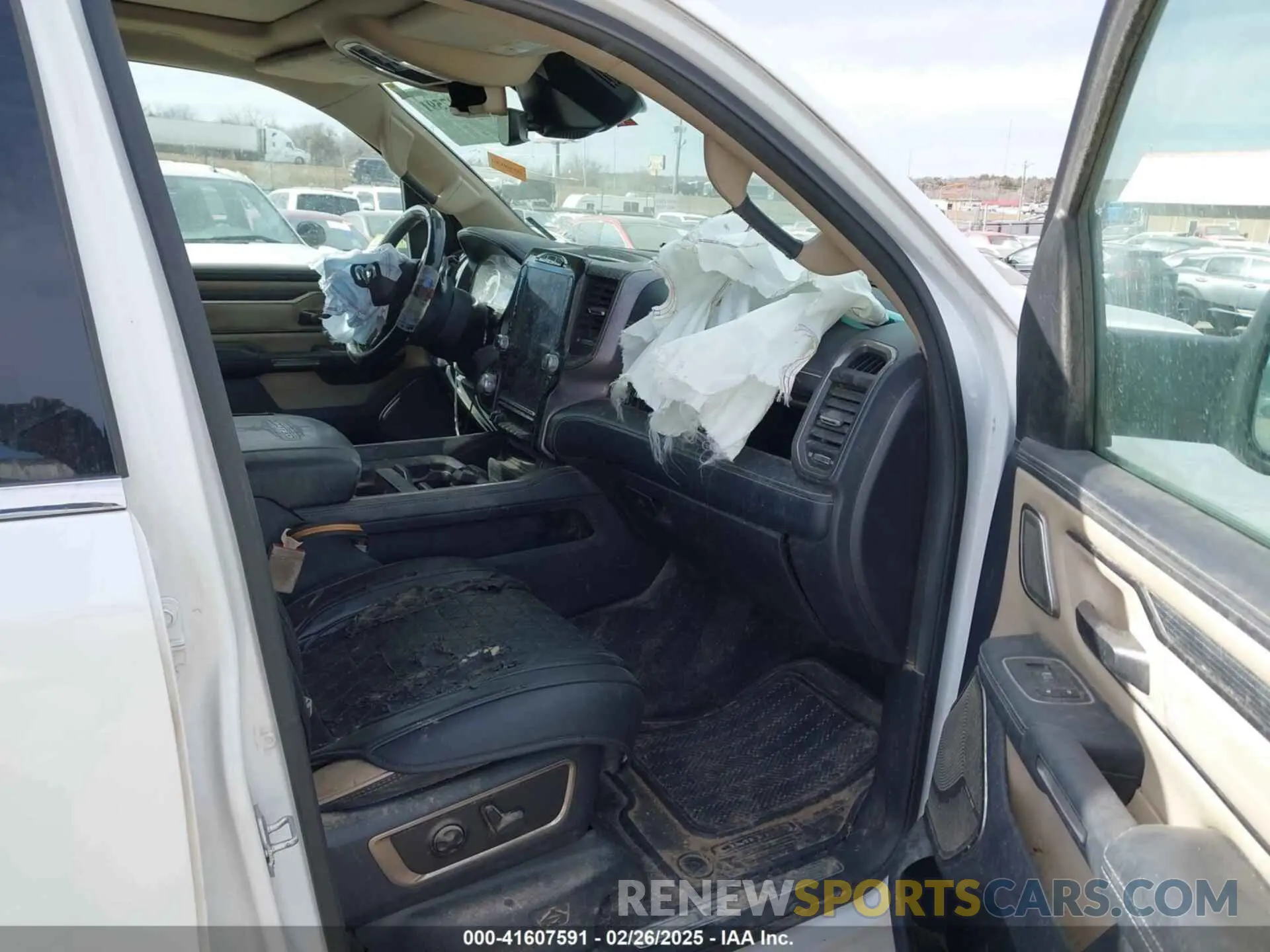 5 Photograph of a damaged car 1C6SRFHT0LN223265 RAM 1500 2020