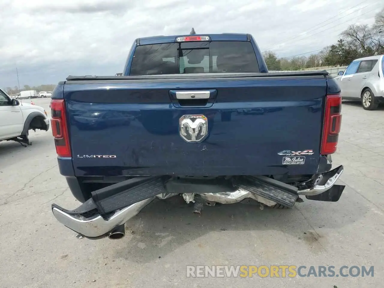 6 Photograph of a damaged car 1C6SRFHT0LN314794 RAM 1500 2020
