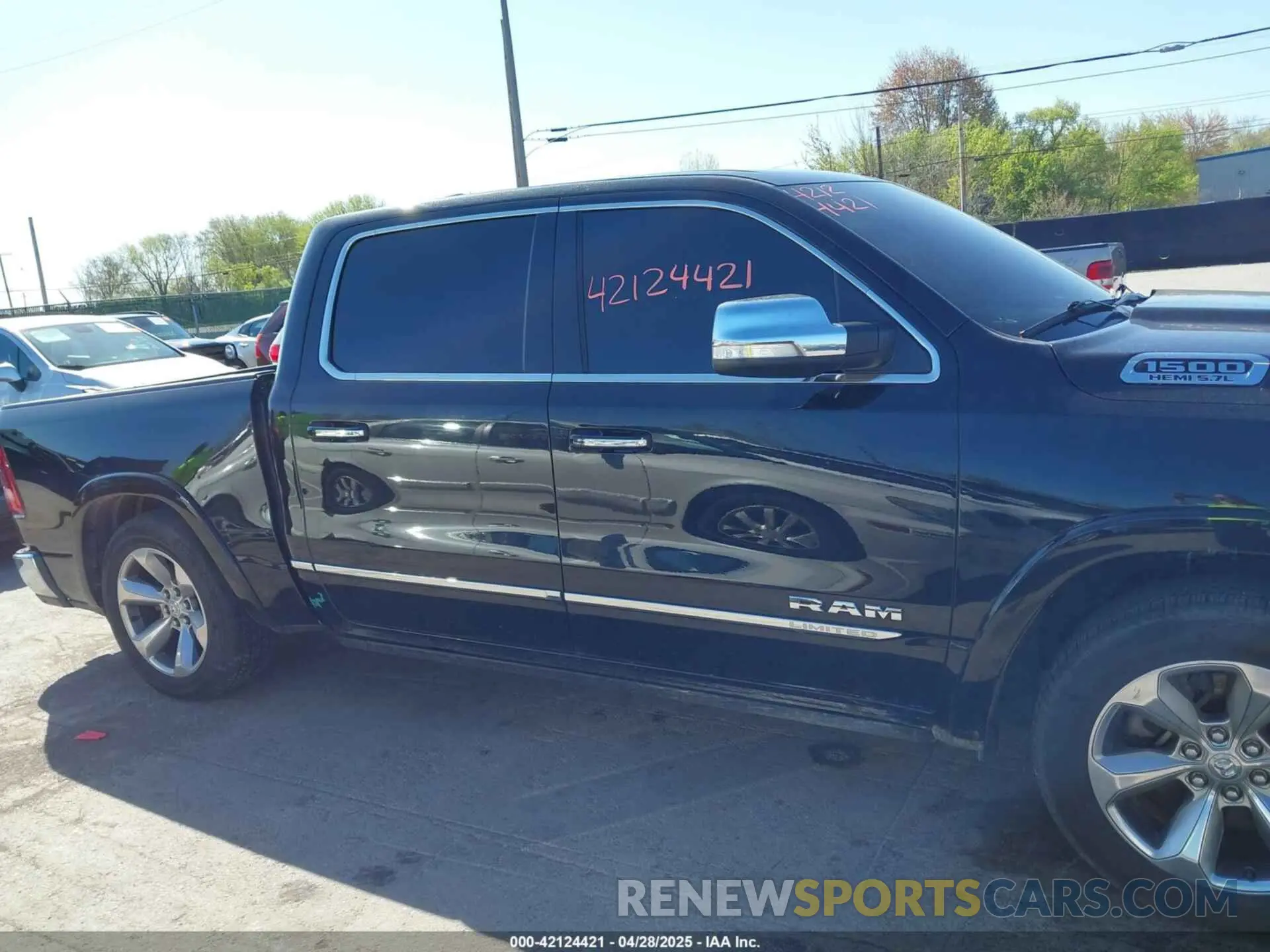 13 Photograph of a damaged car 1C6SRFHT1LN219449 RAM 1500 2020