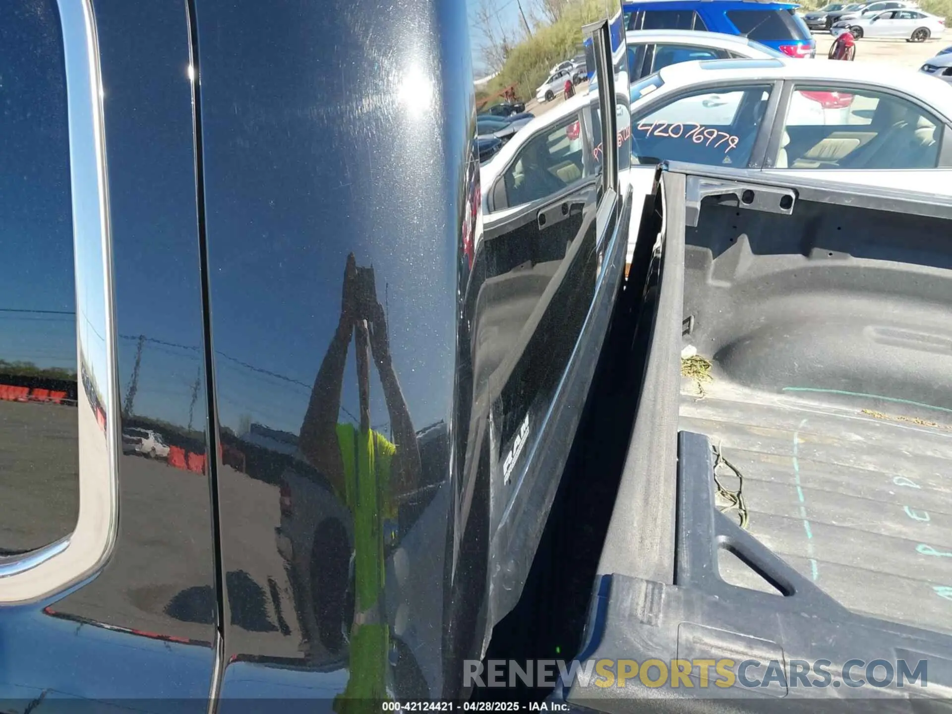 17 Photograph of a damaged car 1C6SRFHT1LN219449 RAM 1500 2020