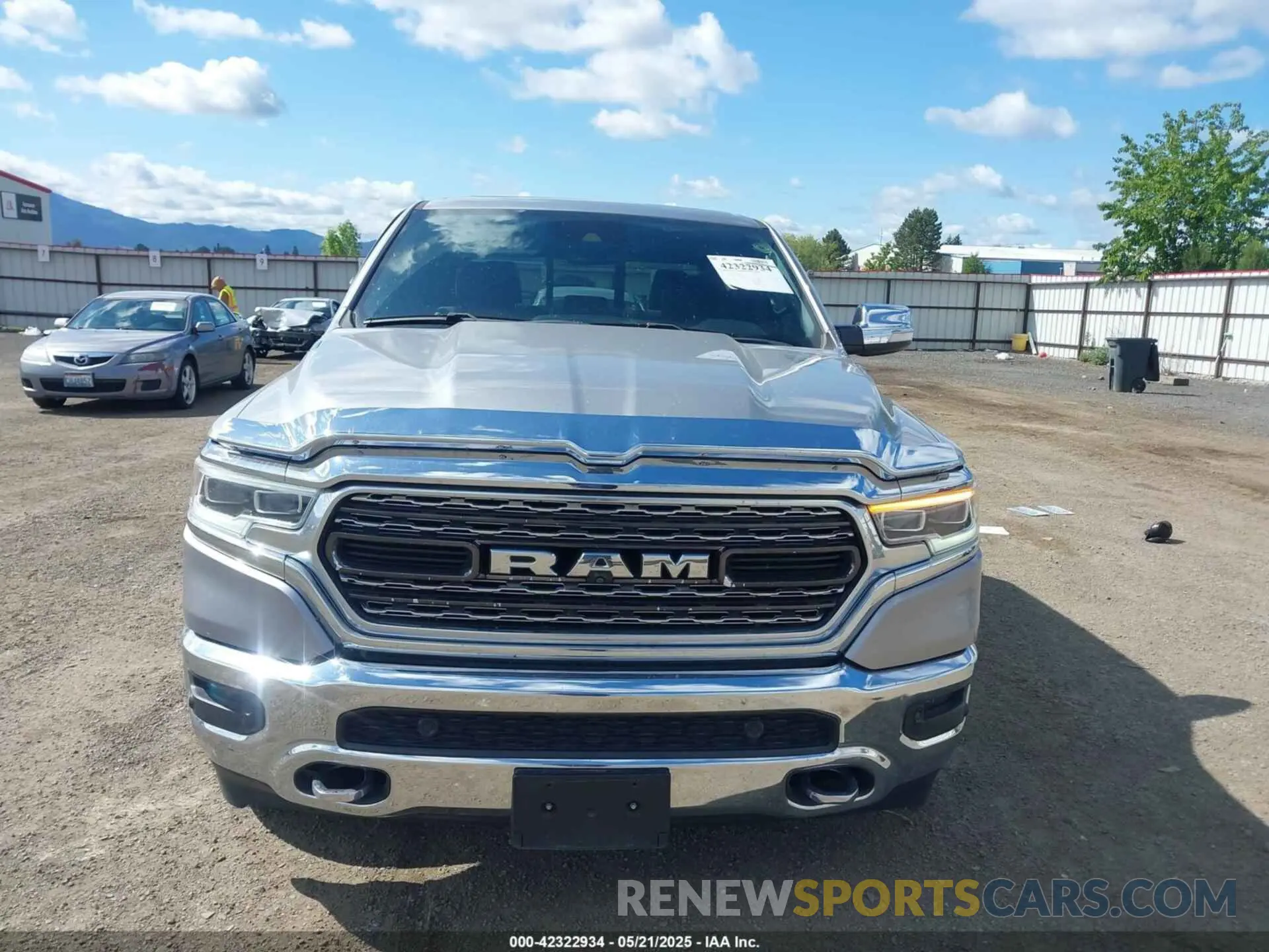 13 Photograph of a damaged car 1C6SRFHT2LN156393 RAM 1500 2020