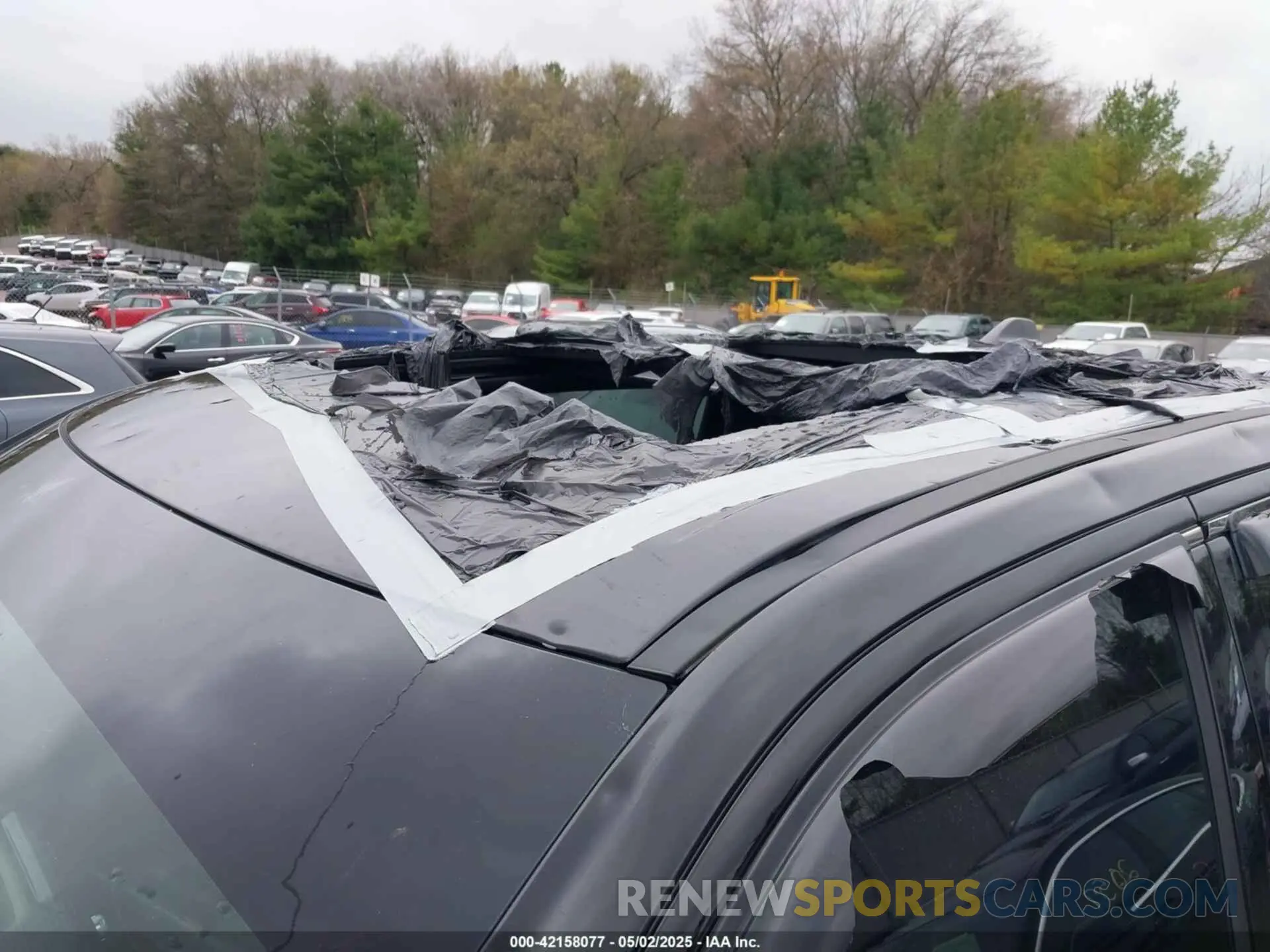 17 Photograph of a damaged car 1C6SRFHT5LN341876 RAM 1500 2020